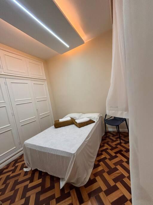 APARTAMENTO COM ÓTIMA LOCALIZAÇAÕ Em COPA -IPANEMA