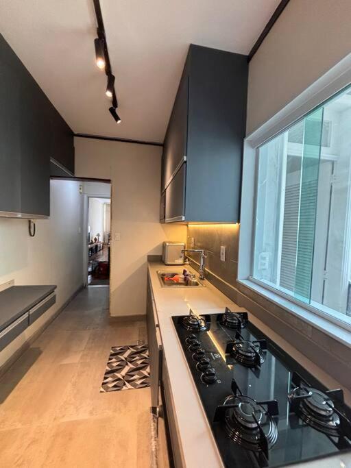 APARTAMENTO COM ÓTIMA LOCALIZAÇAÕ Em COPA -IPANEMA