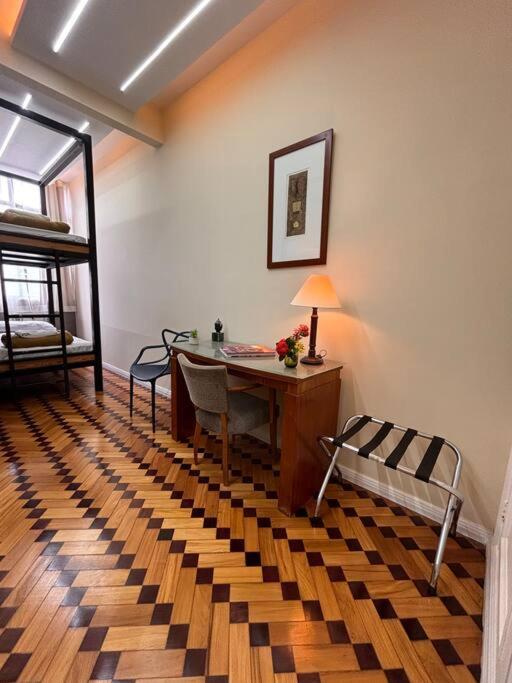 APARTAMENTO COM ÓTIMA LOCALIZAÇAÕ Em COPA -IPANEMA