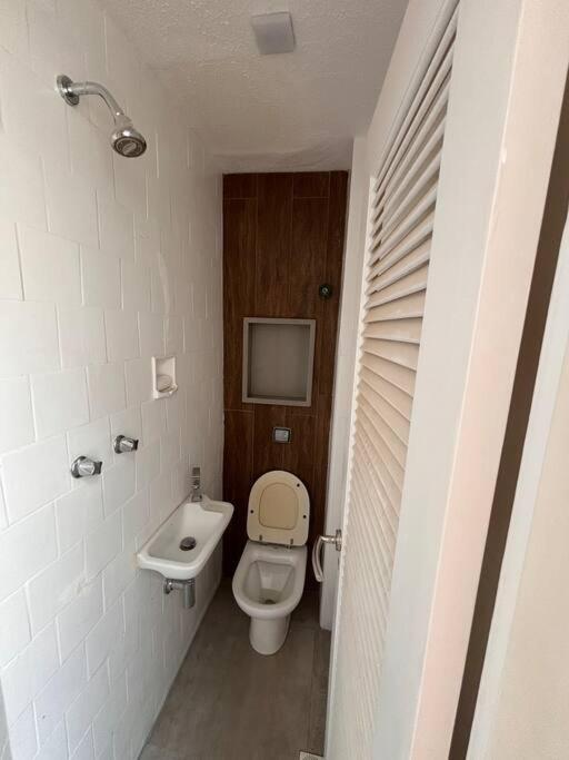 APARTAMENTO COM ÓTIMA LOCALIZAÇAÕ Em COPA -IPANEMA