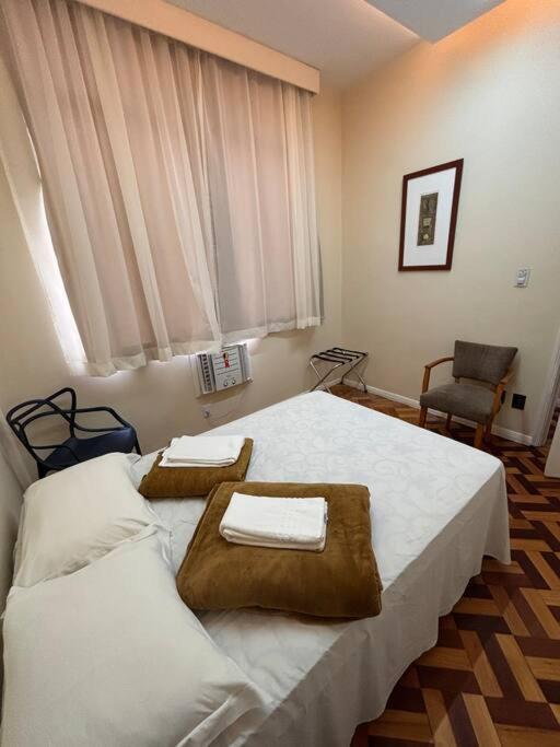 APARTAMENTO COM ÓTIMA LOCALIZAÇAÕ Em COPA -IPANEMA