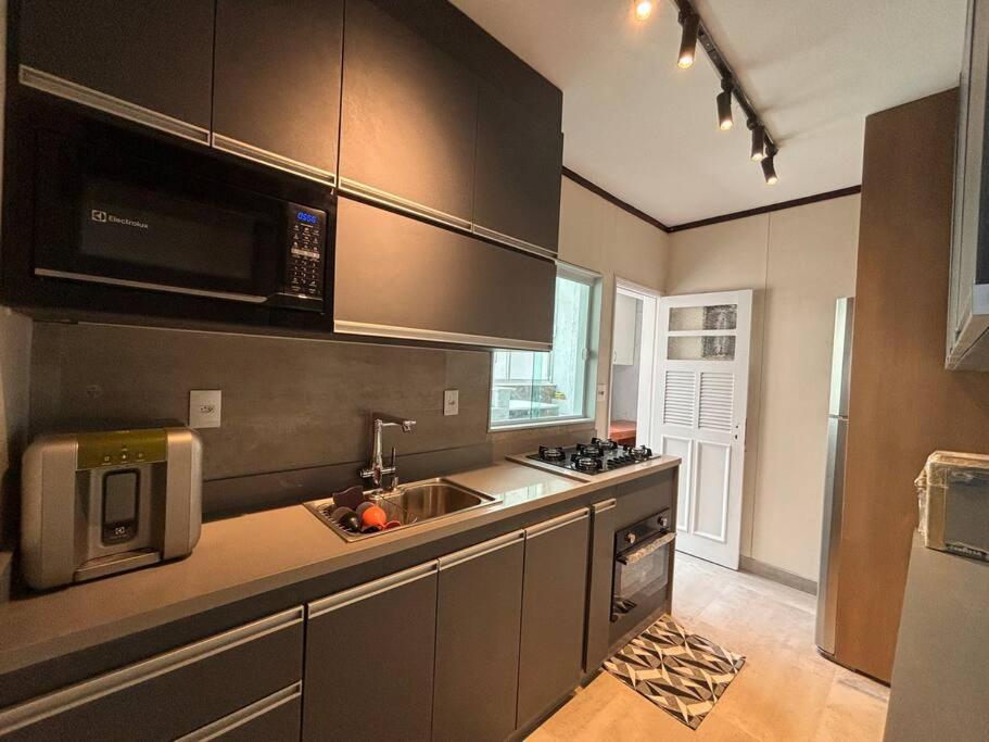APARTAMENTO COM ÓTIMA LOCALIZAÇAÕ Em COPA -IPANEMA