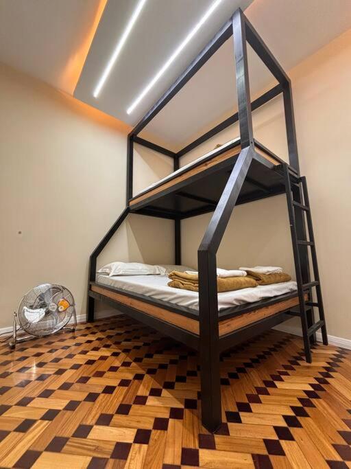 APARTAMENTO COM ÓTIMA LOCALIZAÇAÕ Em COPA -IPANEMA