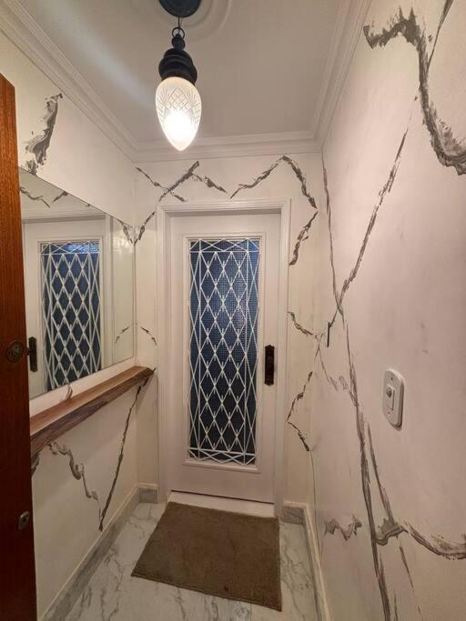 APARTAMENTO COM ÓTIMA LOCALIZAÇAÕ Em COPA -IPANEMA