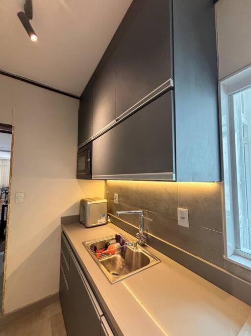 APARTAMENTO COM ÓTIMA LOCALIZAÇAÕ Em COPA -IPANEMA