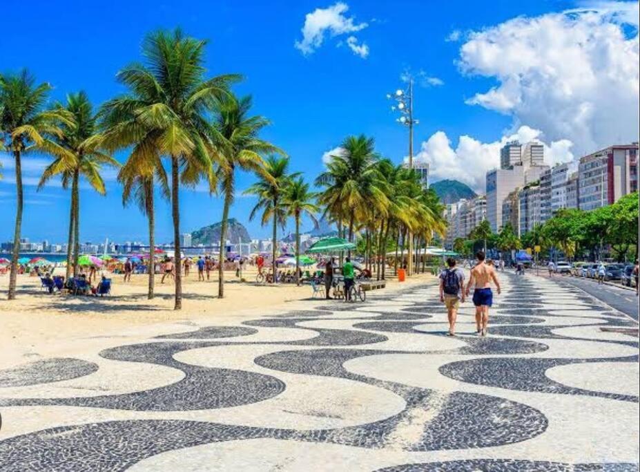 APARTAMENTO COM ÓTIMA LOCALIZAÇAÕ Em COPA -IPANEMA