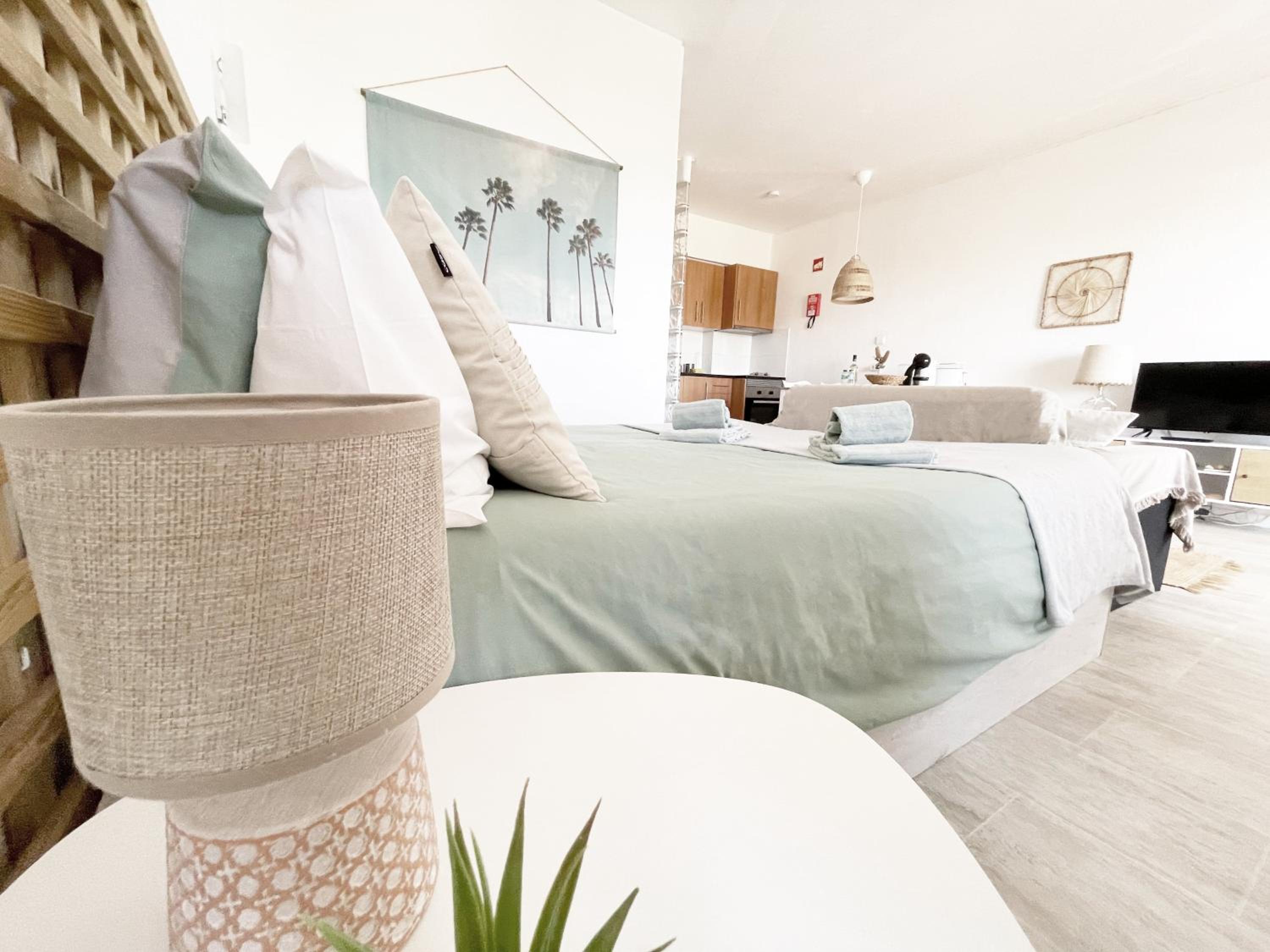 Seaview Studio - 10 Min. Beach, Private Condo, Pool, Grill & Free Parking view 5