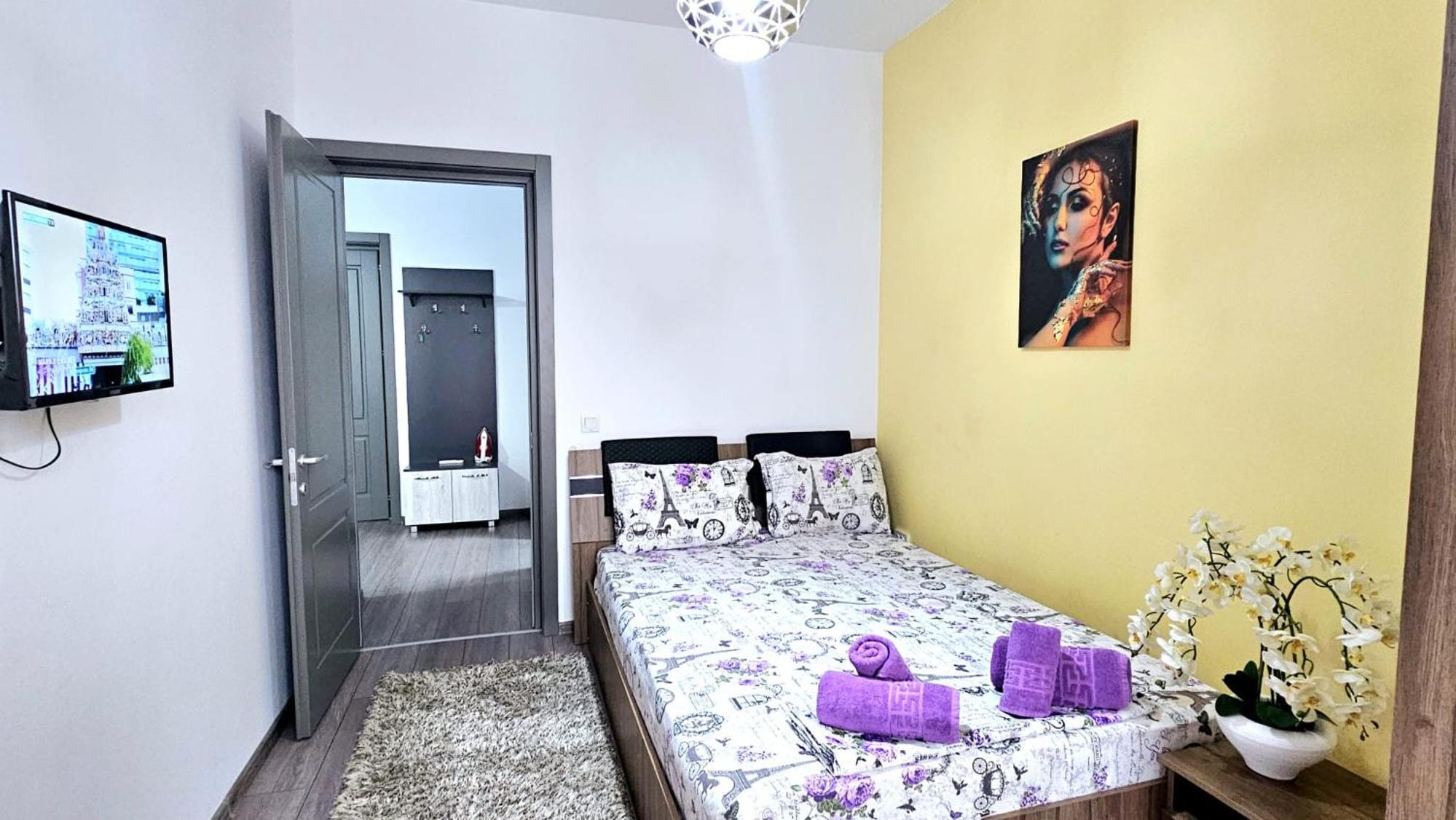 Luxurious Azure Apartment near Palas Mall view 5