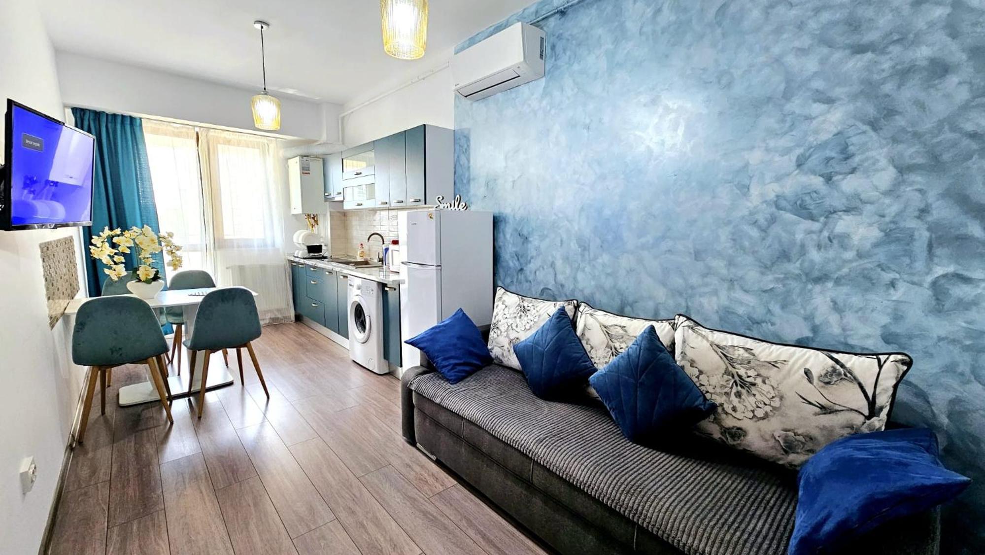Luxurious Azure Apartment near Palas Mall view 2