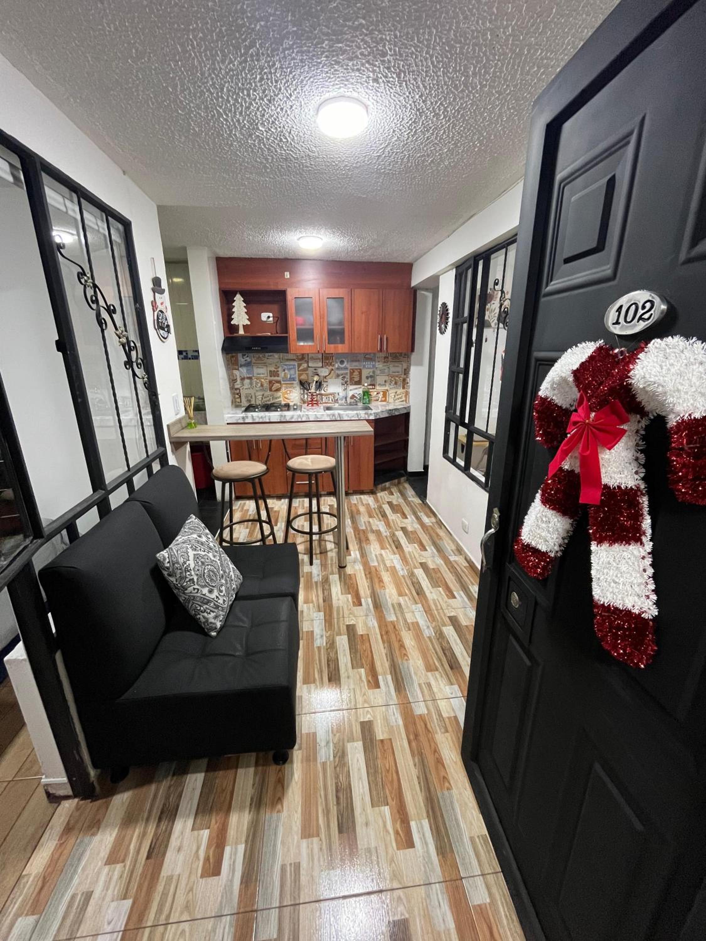 APARTAMENTO PRIVADO cerca al aeropuerto