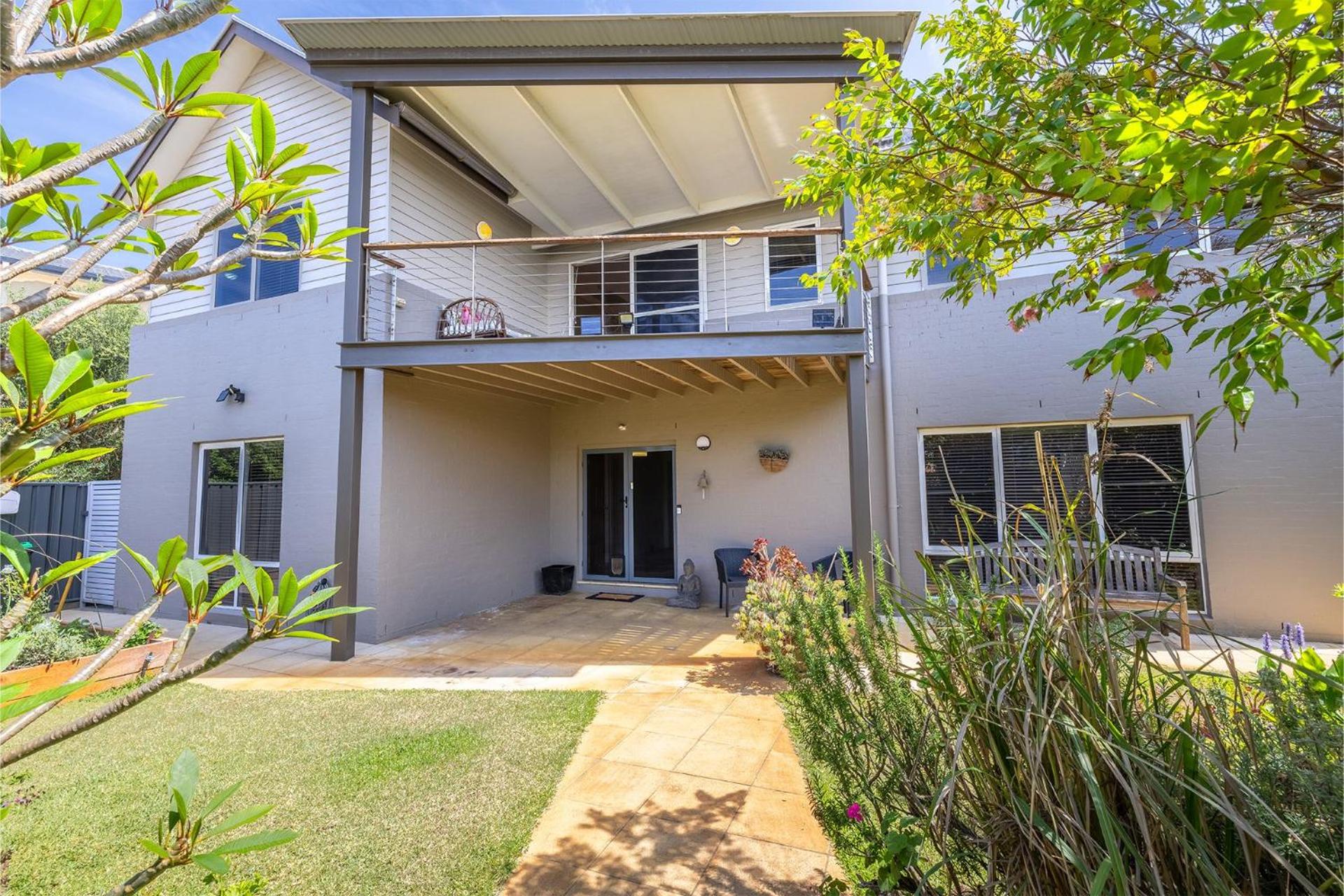 Birubi Point House, 56 Ocean Ave - stunning water views, ducted air con