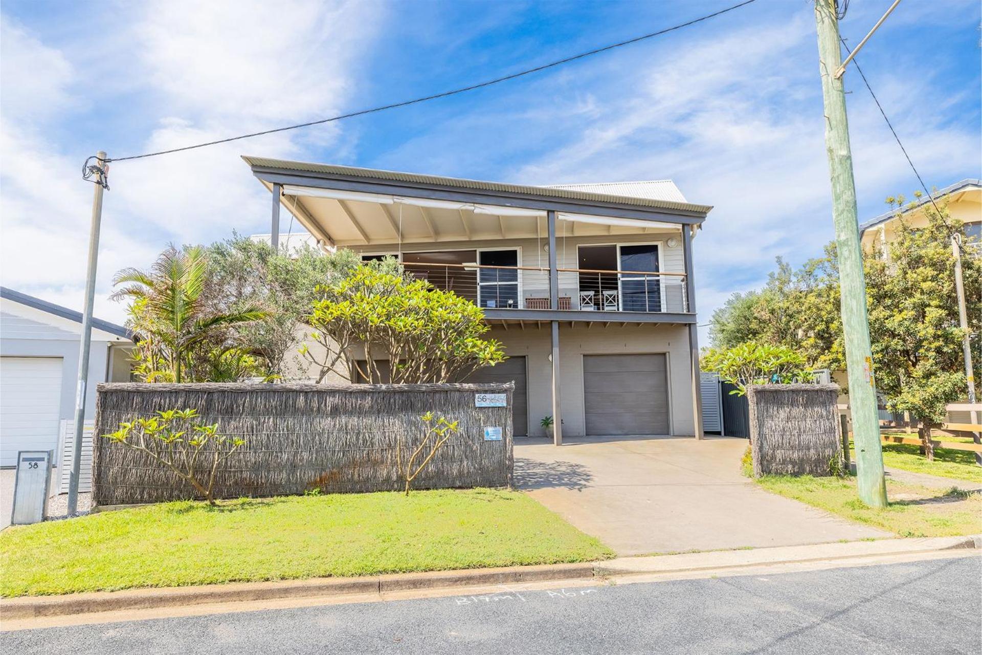 Birubi Point House, 56 Ocean Ave - stunning water views, ducted air con