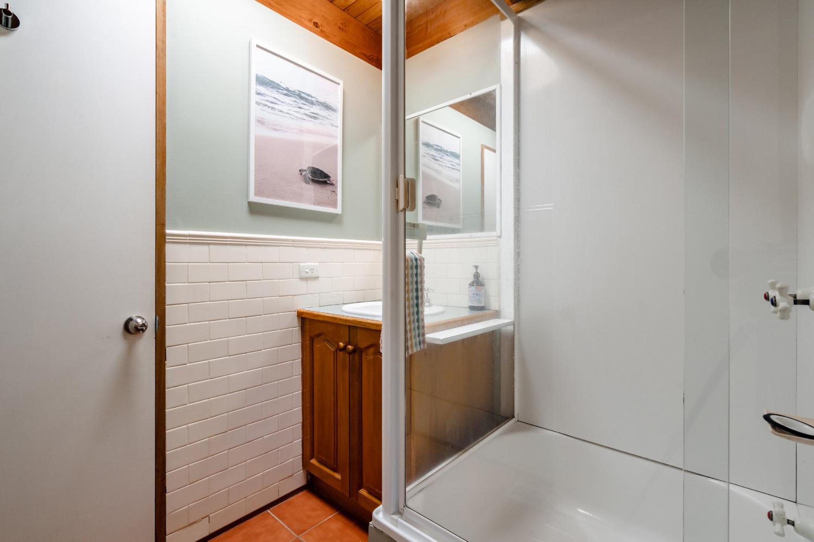 Hidden Crescent Cabin