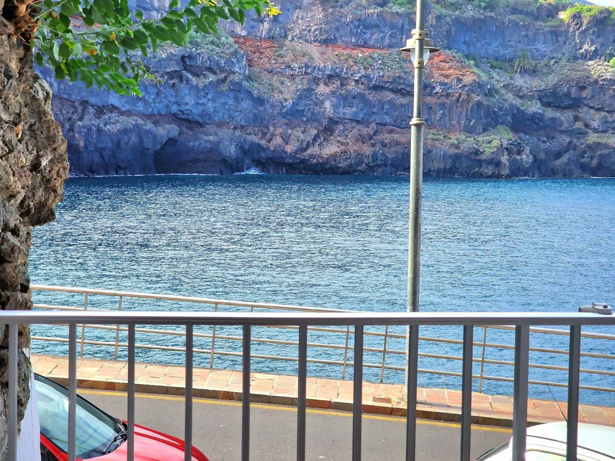 Relax Beachfront Vistas al Mar Studio in Tenerife