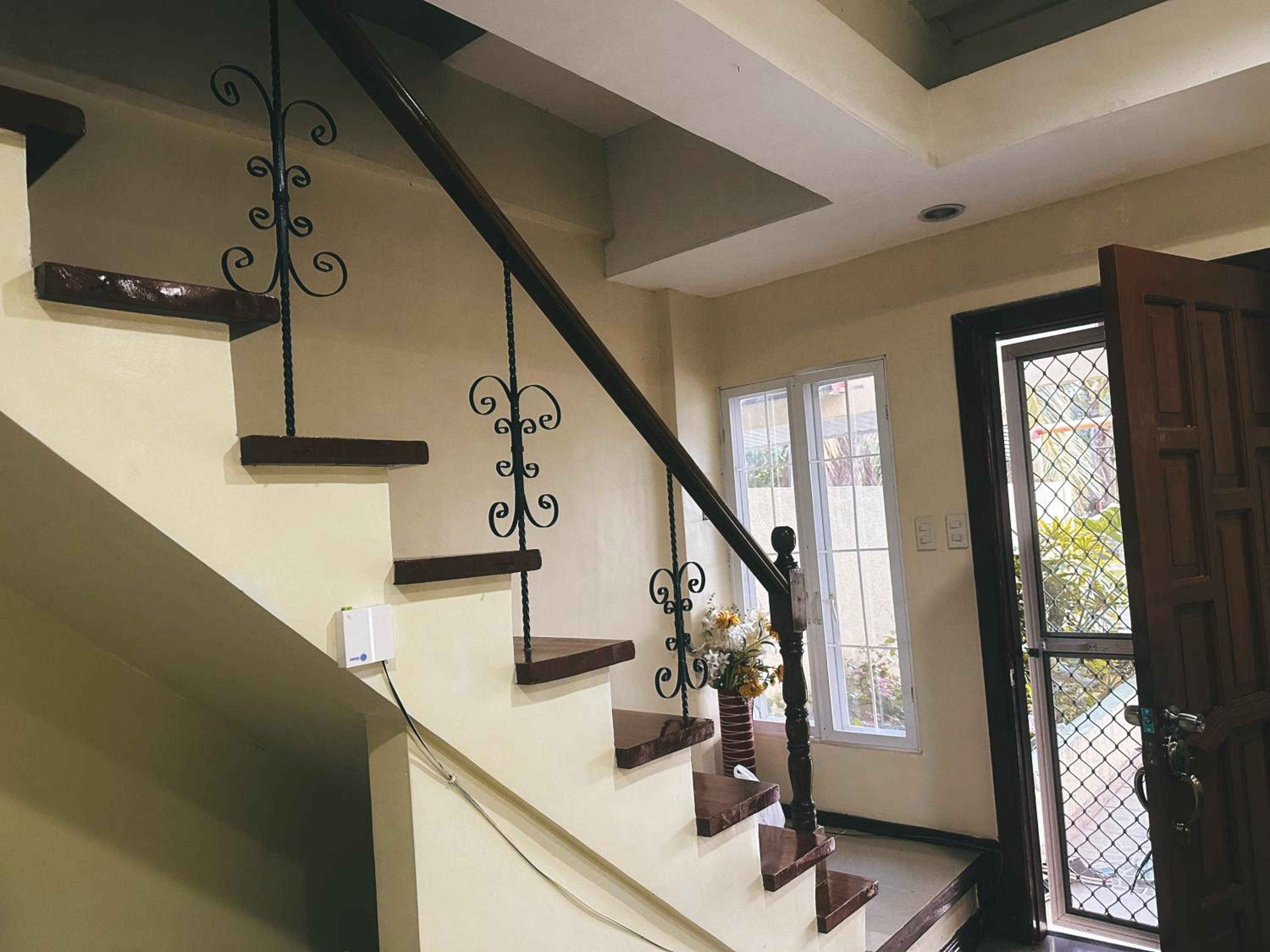 Bayan’s 2 storey apartment view 4