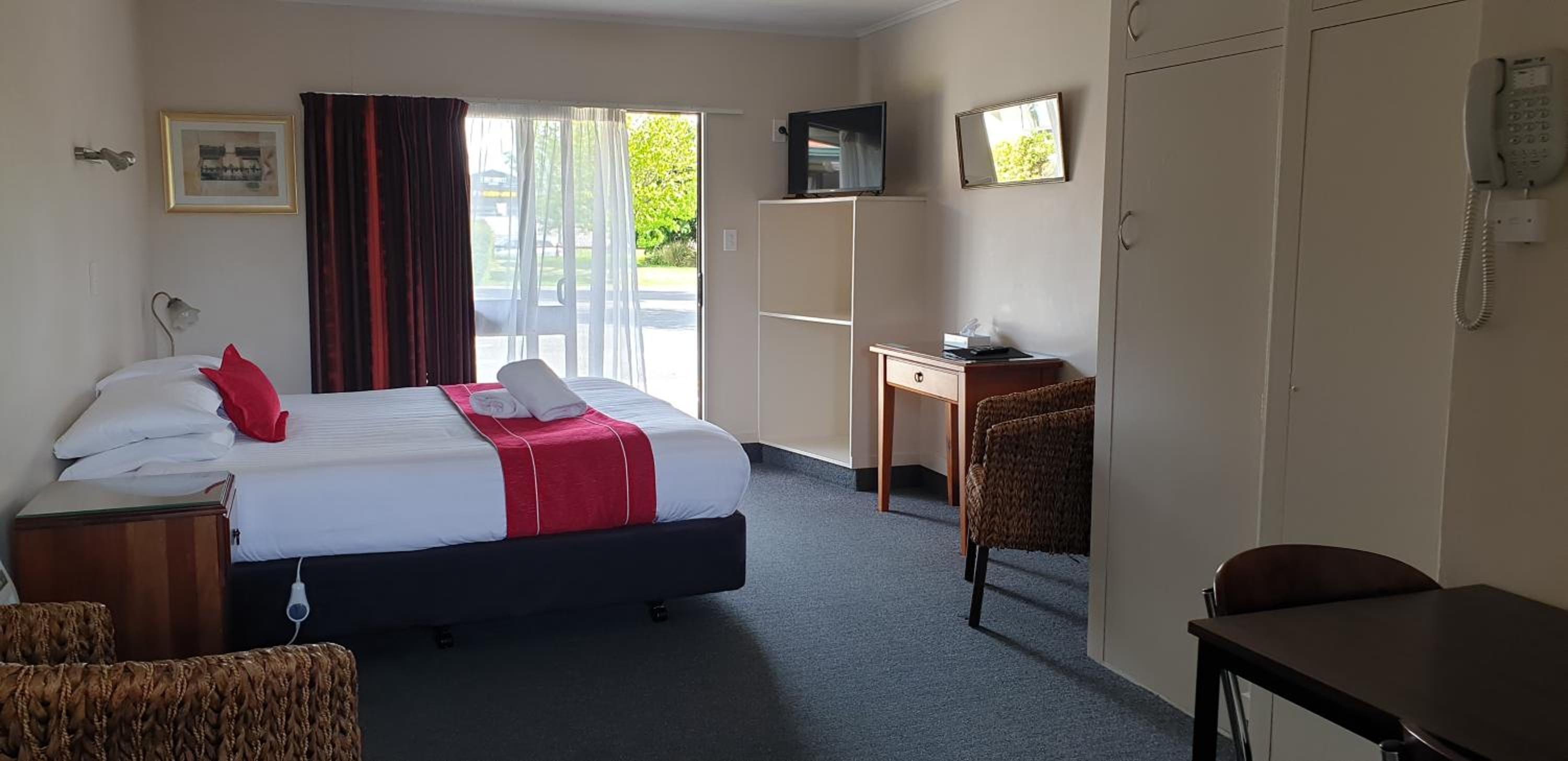 Commodore Motor Lodge