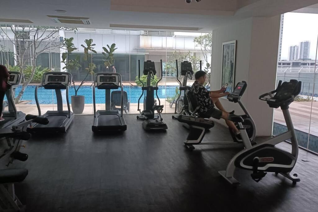 Cozy M Suites Android Box, Pool and City Area