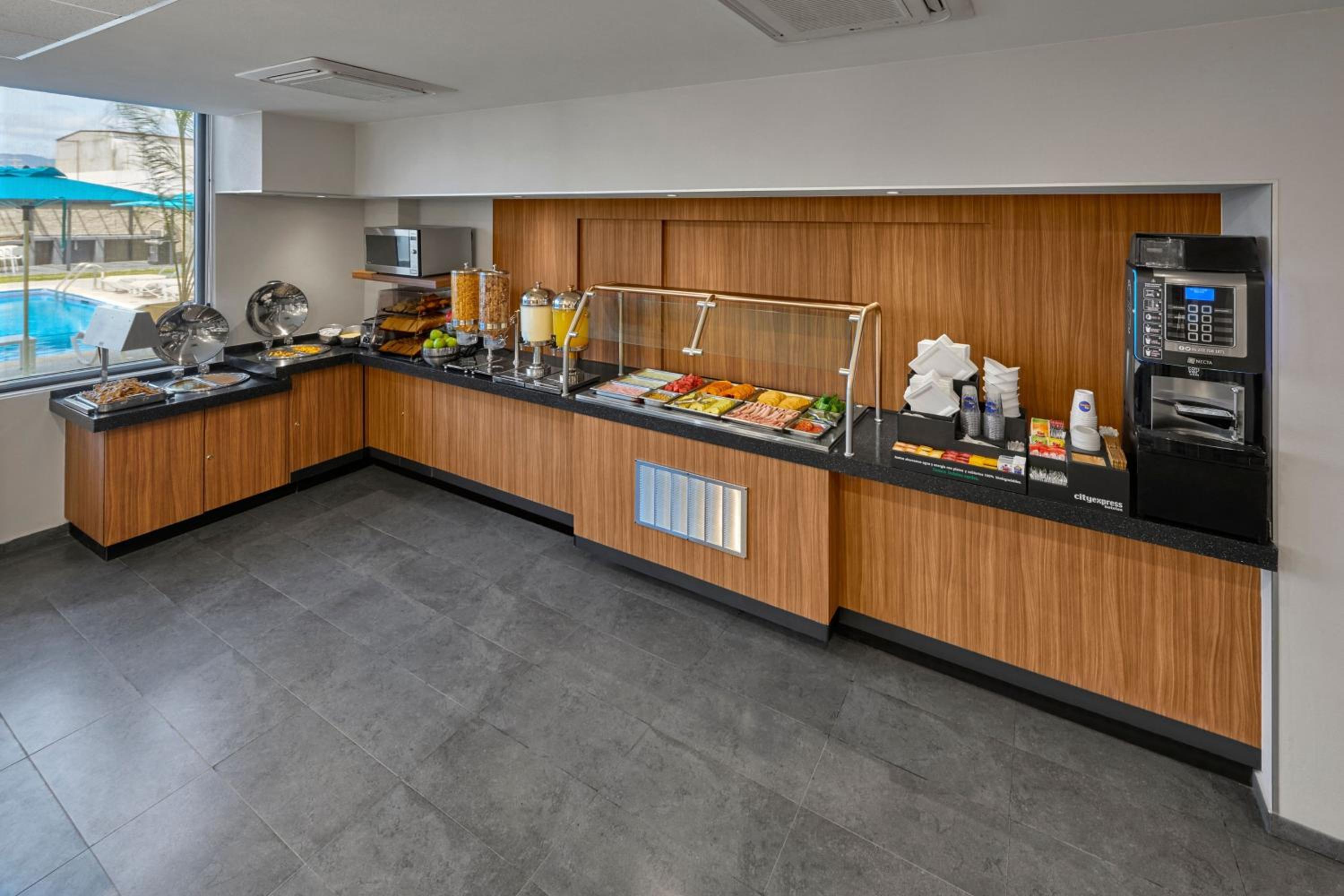 Tampico Vacations - City Express by Marriott Tampico Altamira - Property Image 1