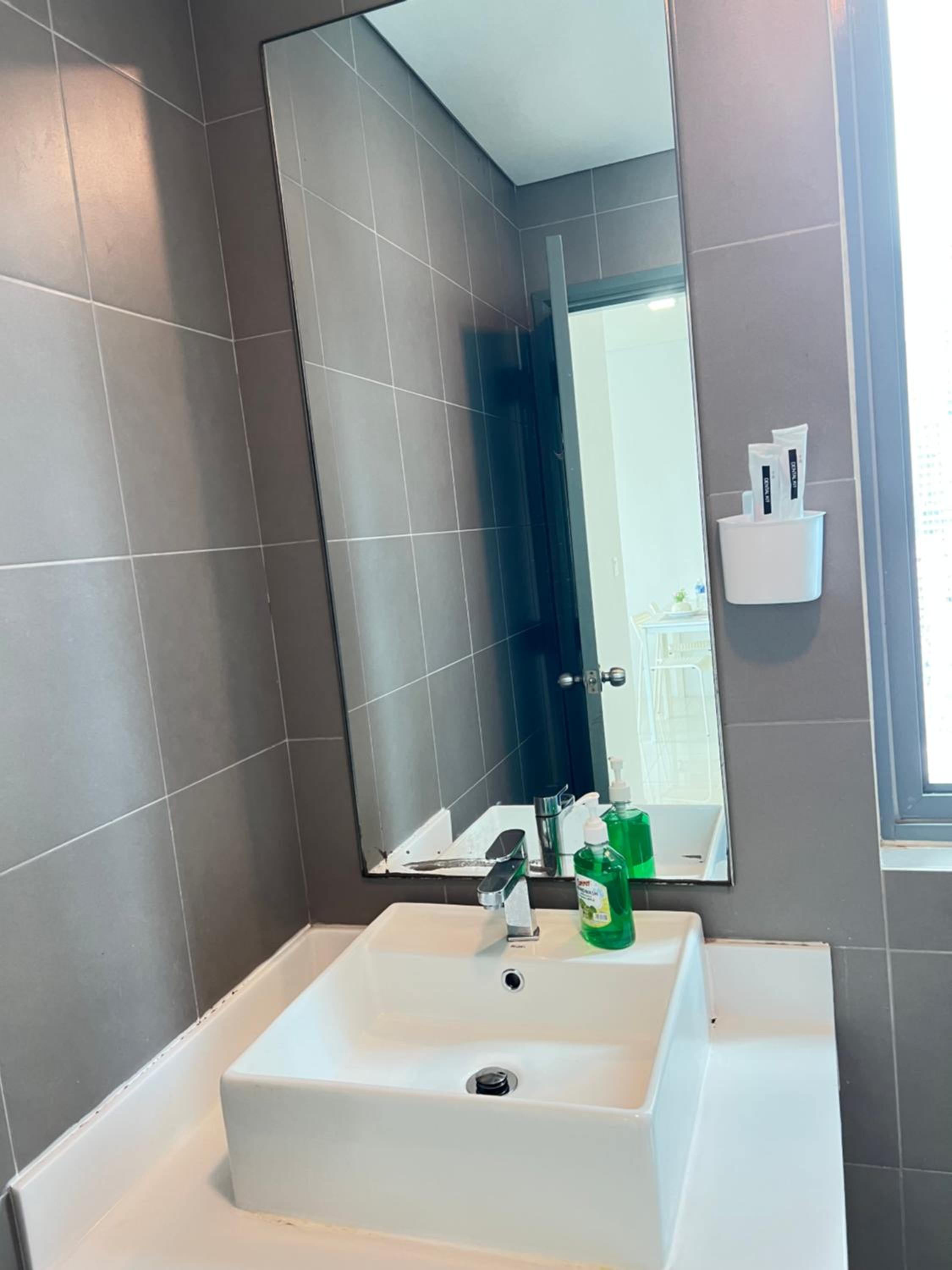Summer suites victory house