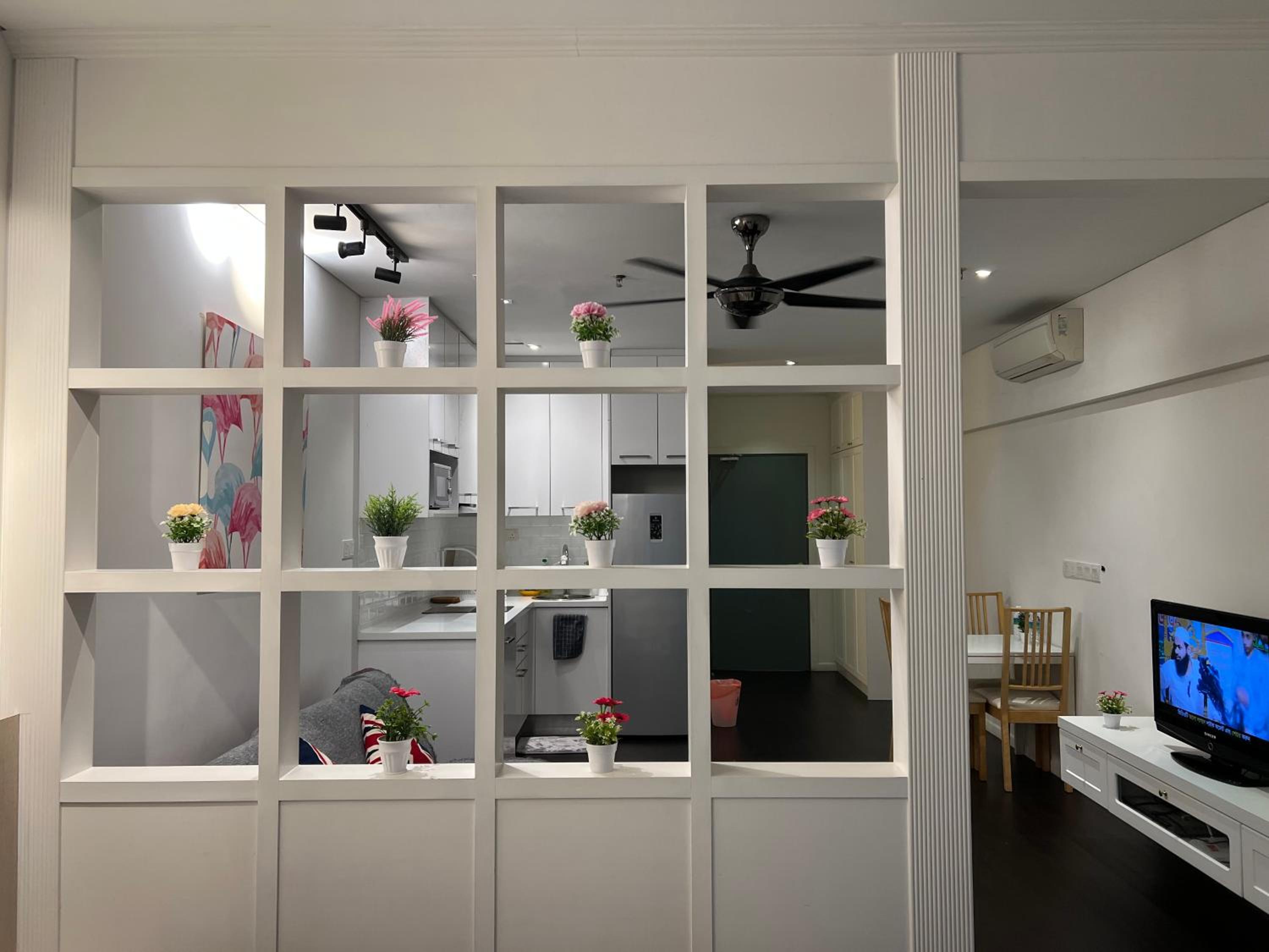 Summer suites victory house