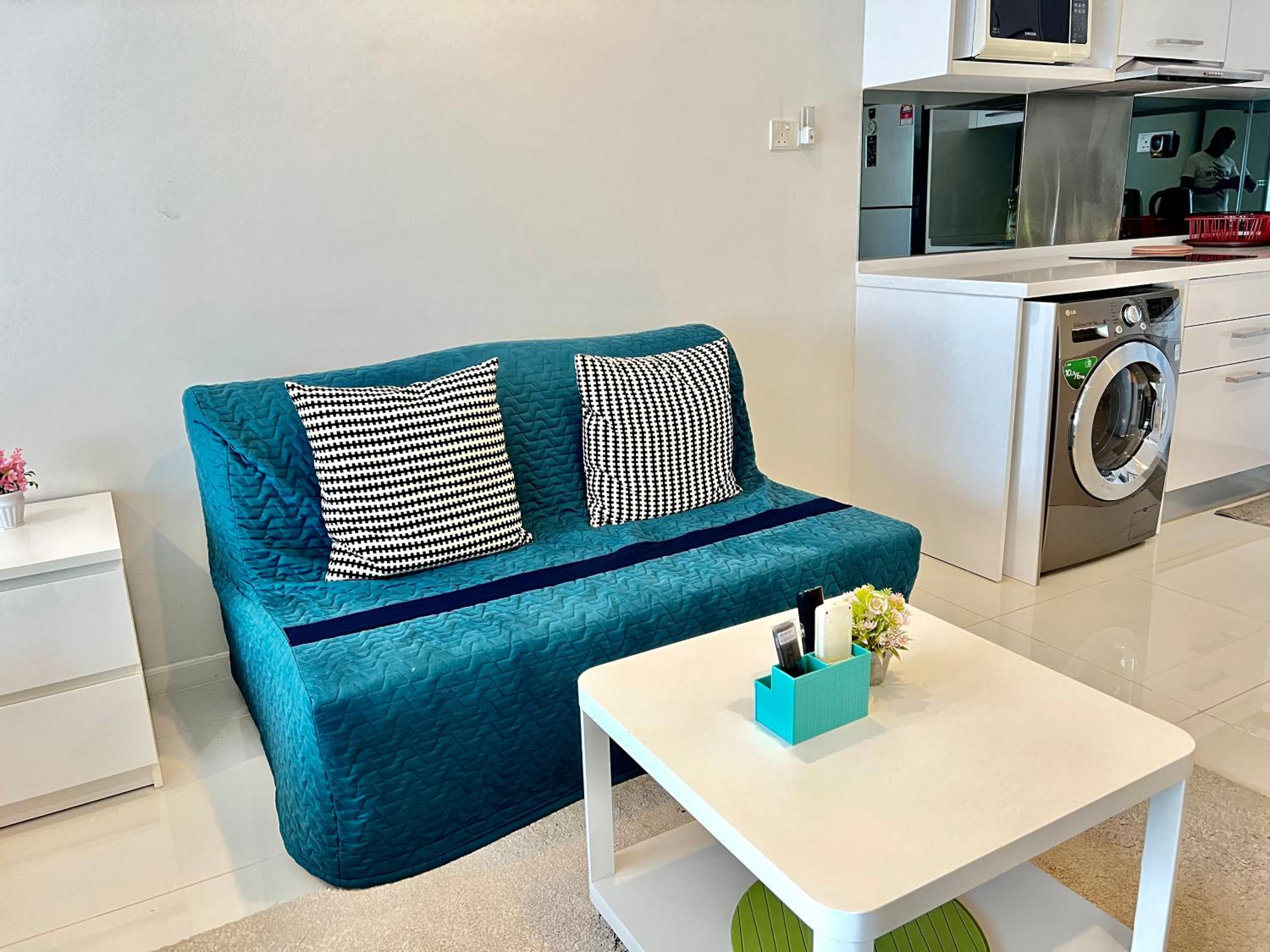 Summer suites victory house