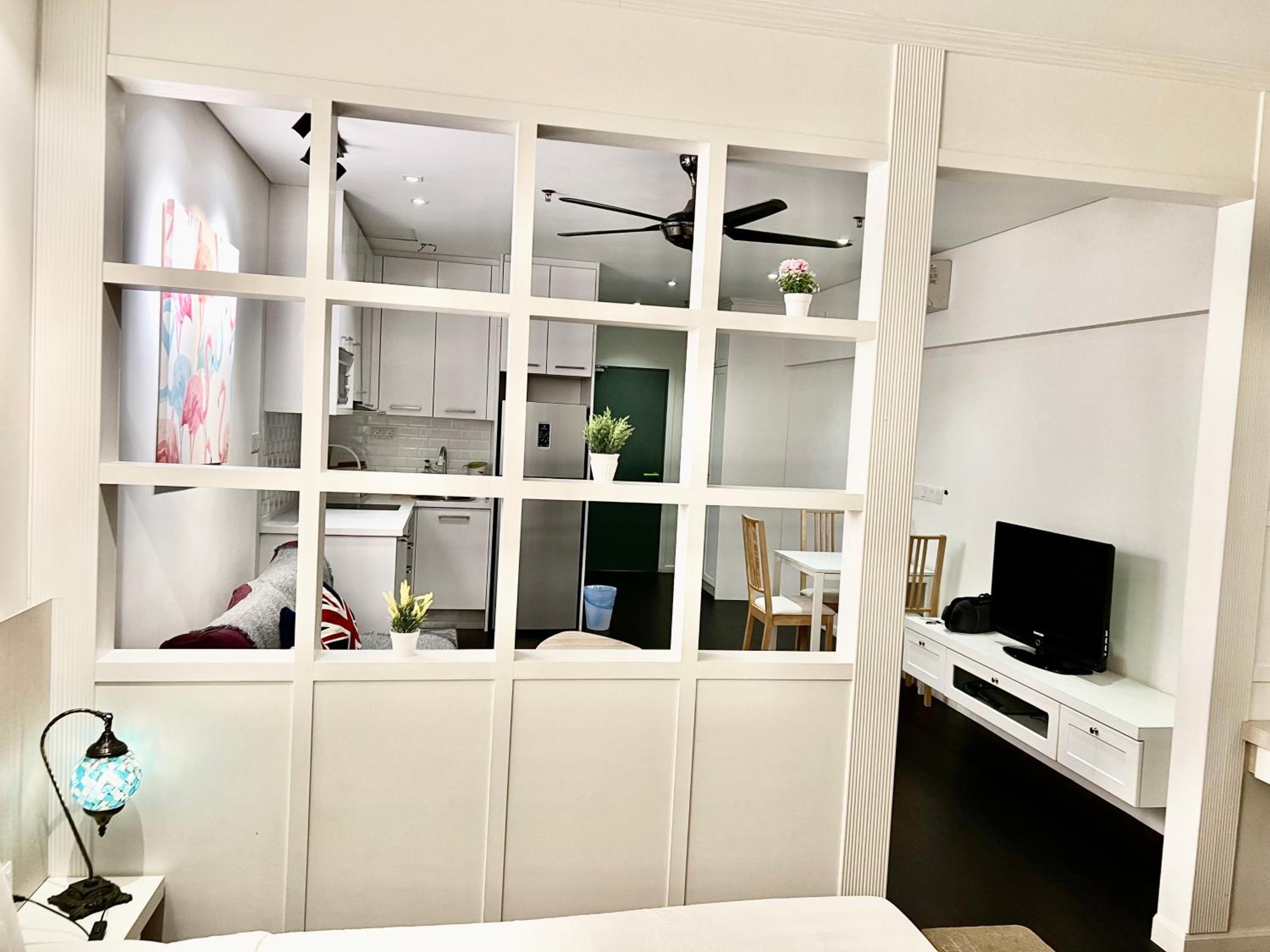 Summer suites victory house
