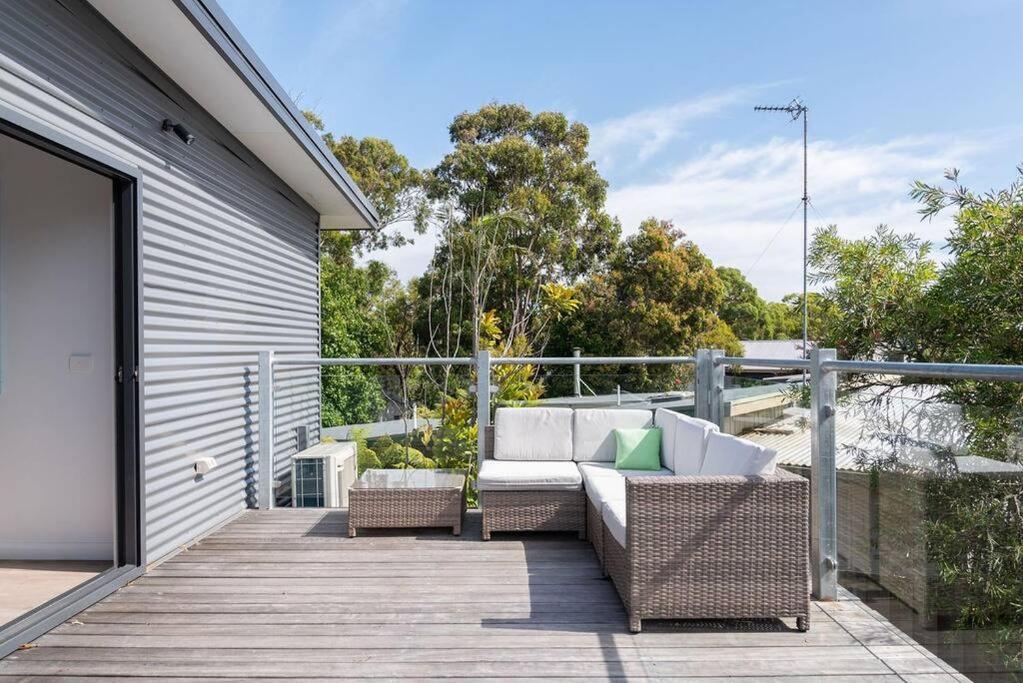 Flowering Gum House - Furry Friends Welcome