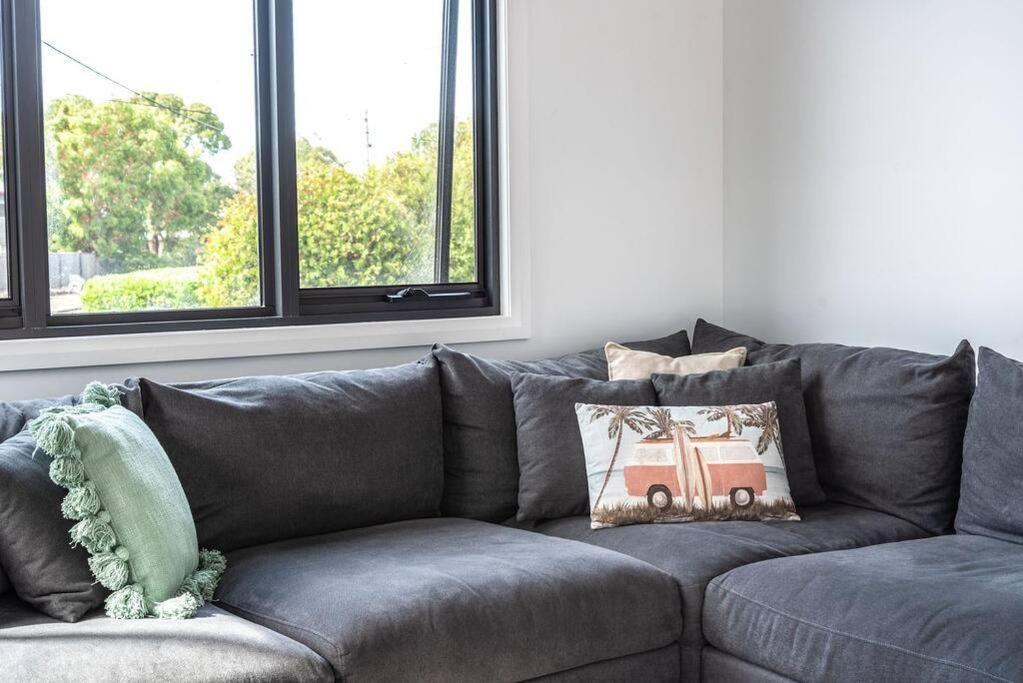 Flowering Gum House - Furry Friends Welcome