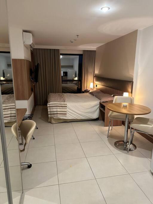 Flat hotel Athos Bulcão.