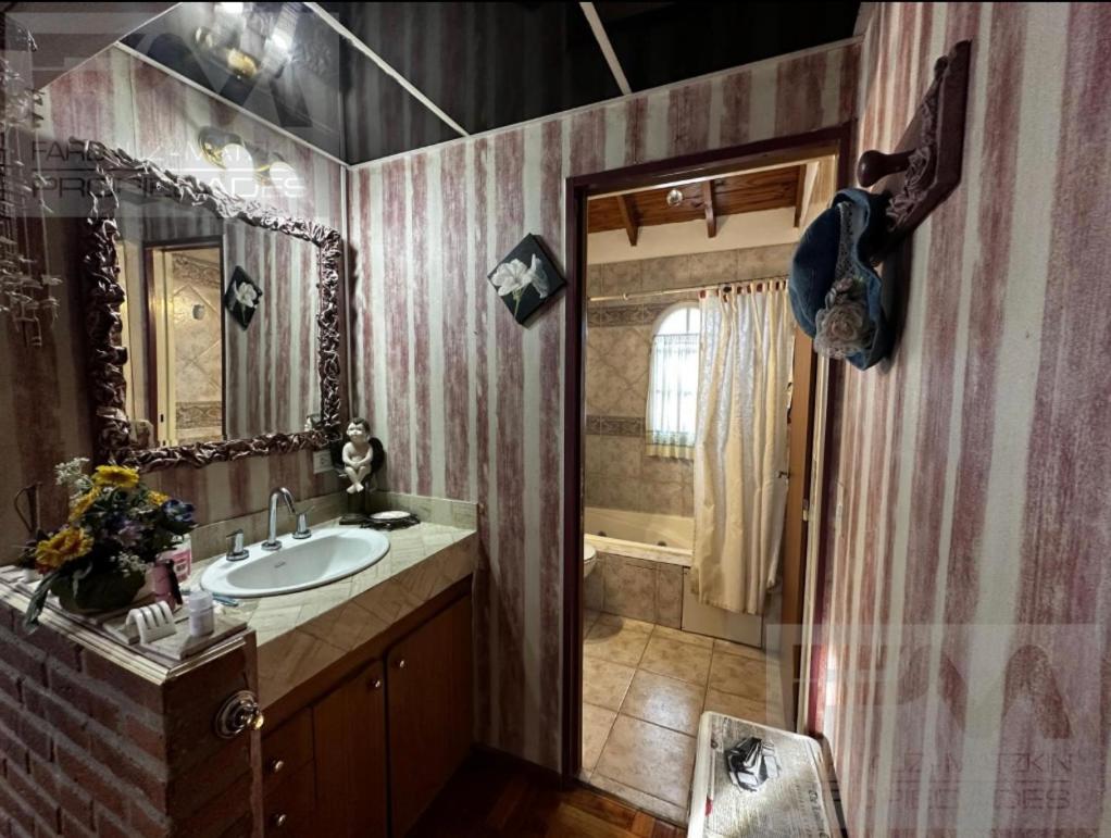 Casa en country banco provincia