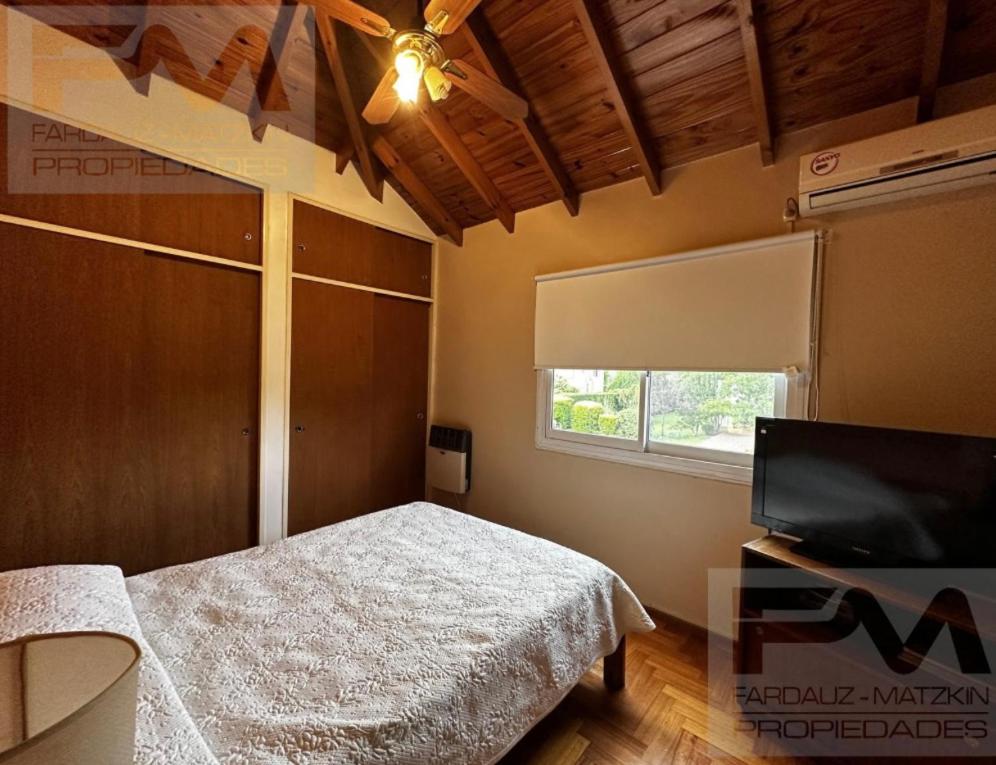 Casa en country banco provincia