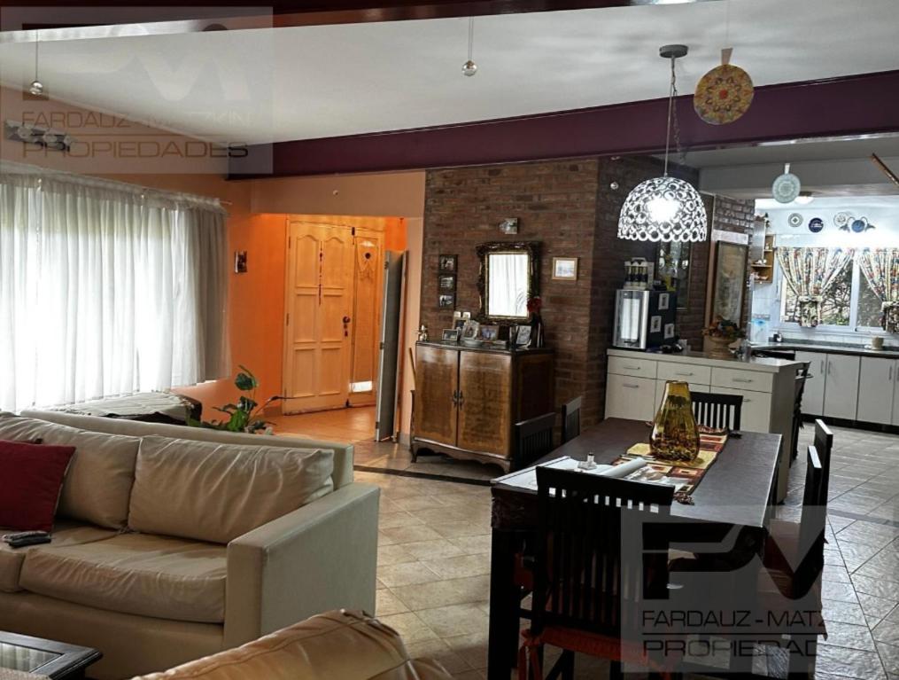 Casa en country banco provincia