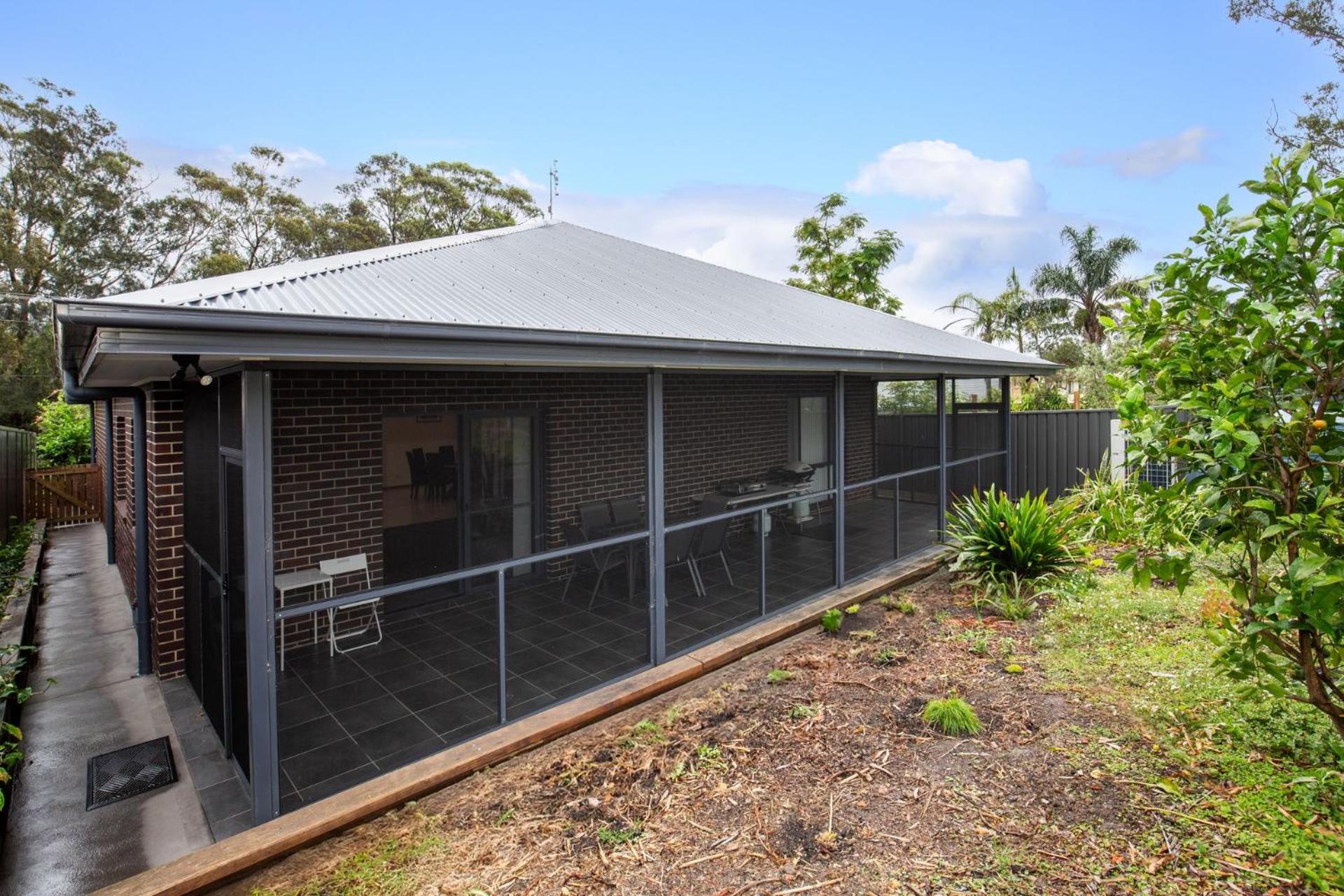 Tangerine - Pet Friendly - 3 Mins Walk to Beach