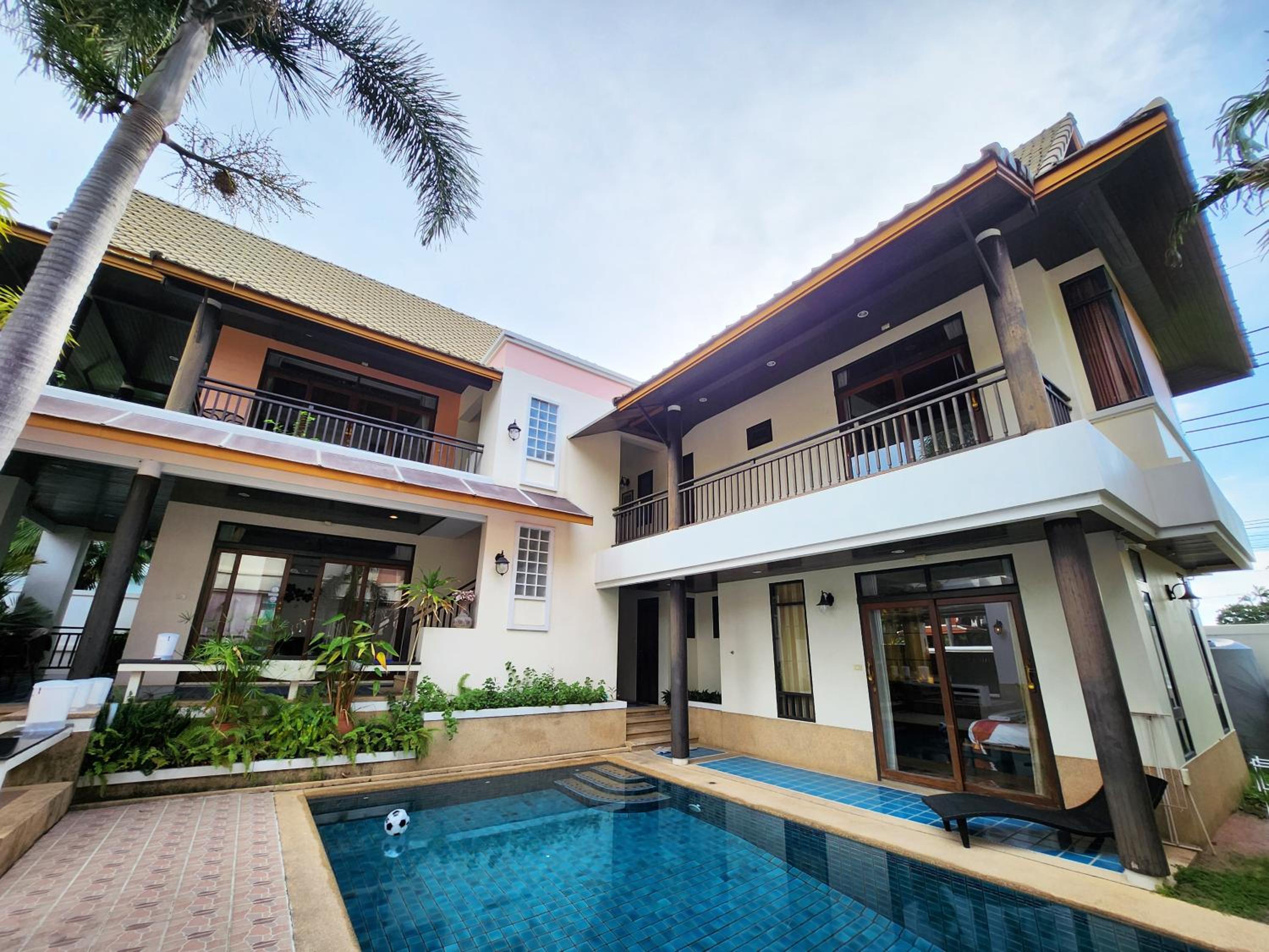 ปุณณภา พูล วิลล่า พัทยา Punnapha Pool Villa Pattaya view 2