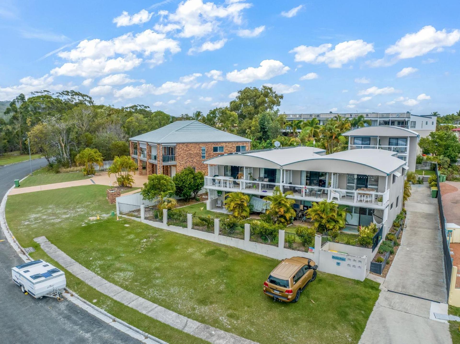 1-46 Manooka Drive - Rainbow Beach Aircon. Wifi. Pool. View
