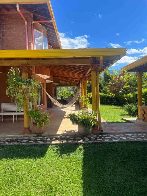 Charming villa near to Medellín Metro and malls