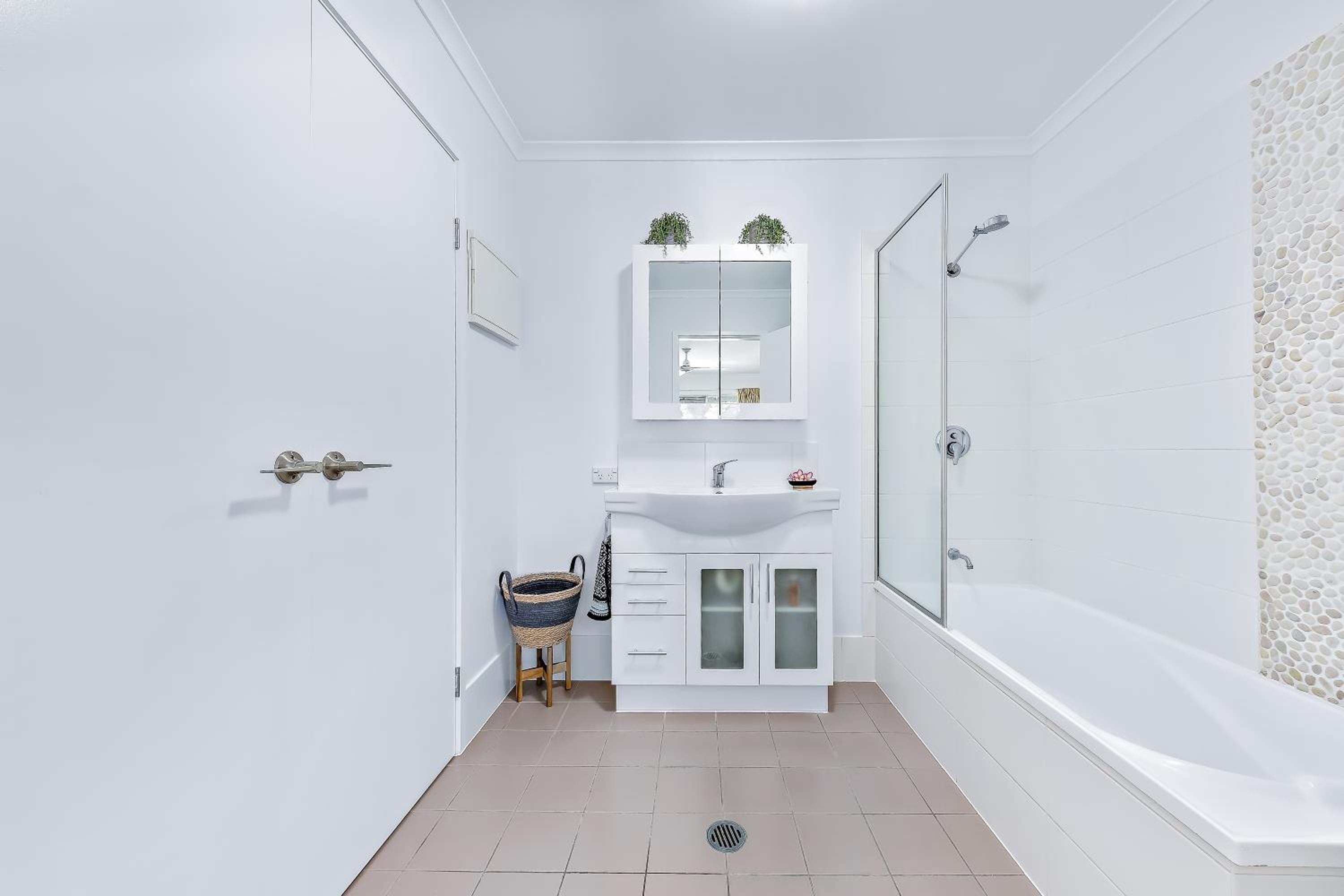 Casa Ava Airlie