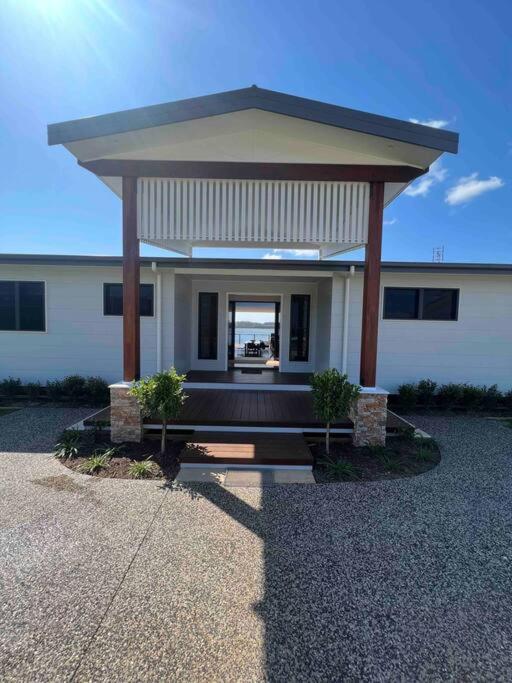 MainRidge on Lake Tinaroo