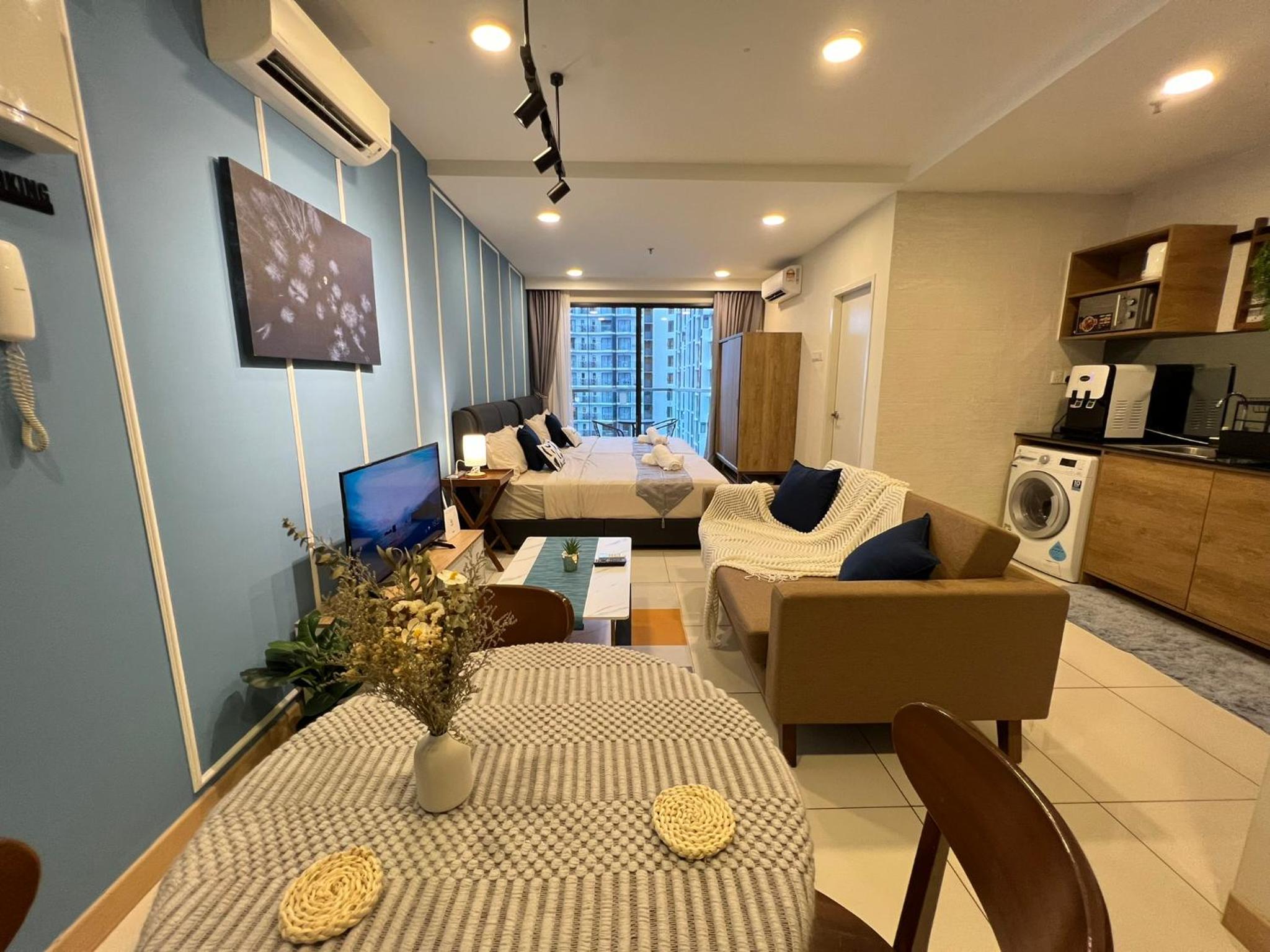 VitaminSEA2 Seaview 6PAX Studio Netflix A-9-16 view 5
