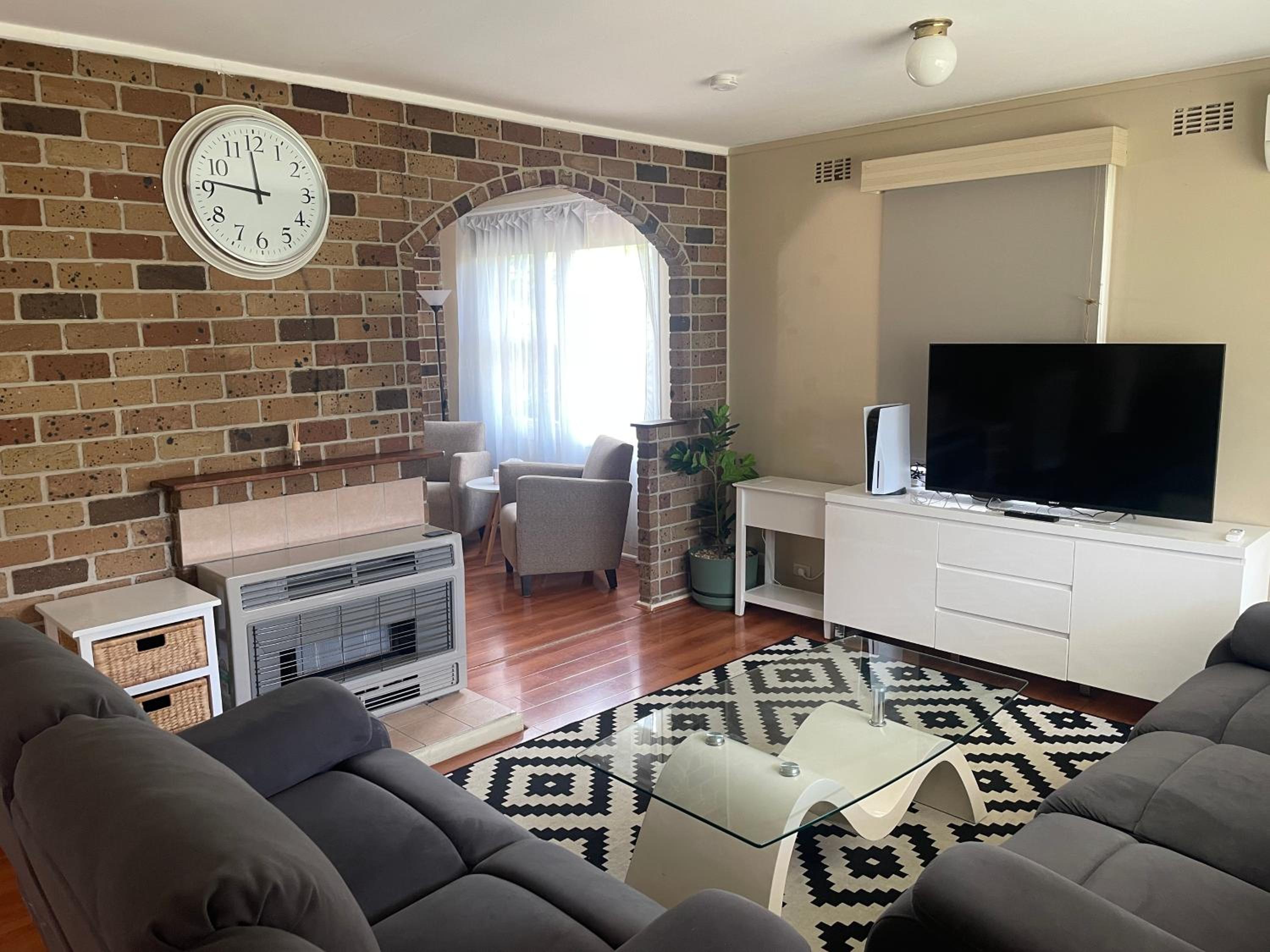Canberra Hospital Locum Welcome - Two Beds House