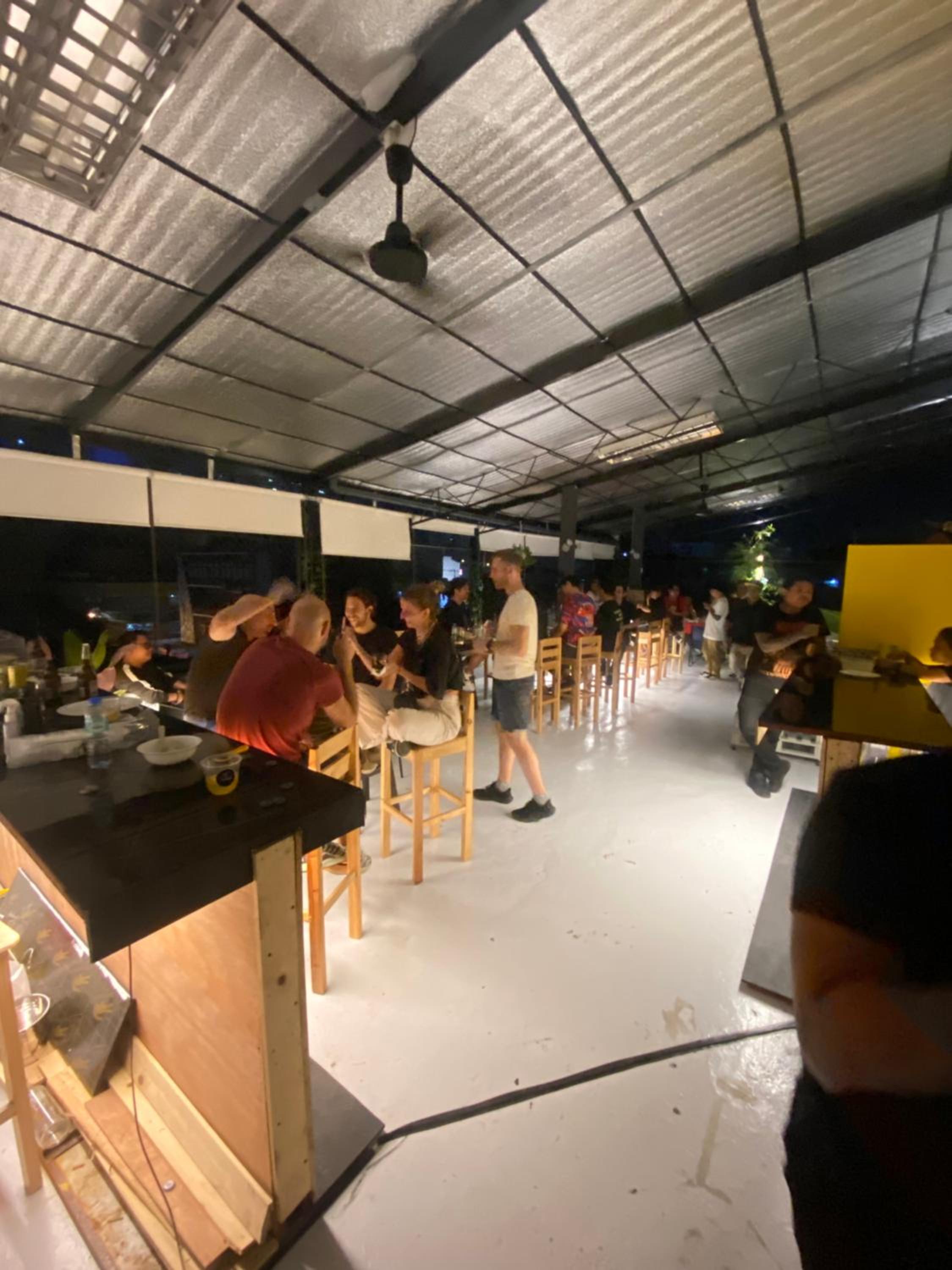 Lime Lite Manila Hostel