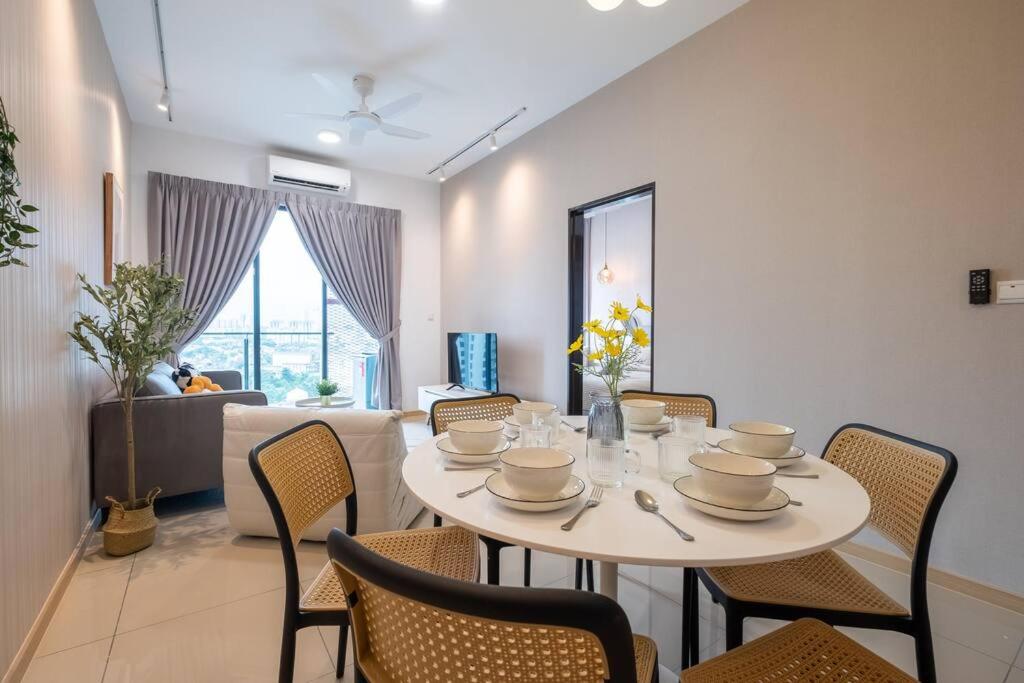 Blissful Cottage@FeelHome/2BR,7pax,MRT 中文房东