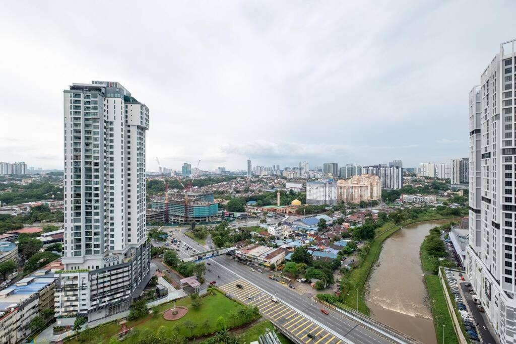 Blissful Cottage@FeelHome/2BR,7pax,MRT 中文房东