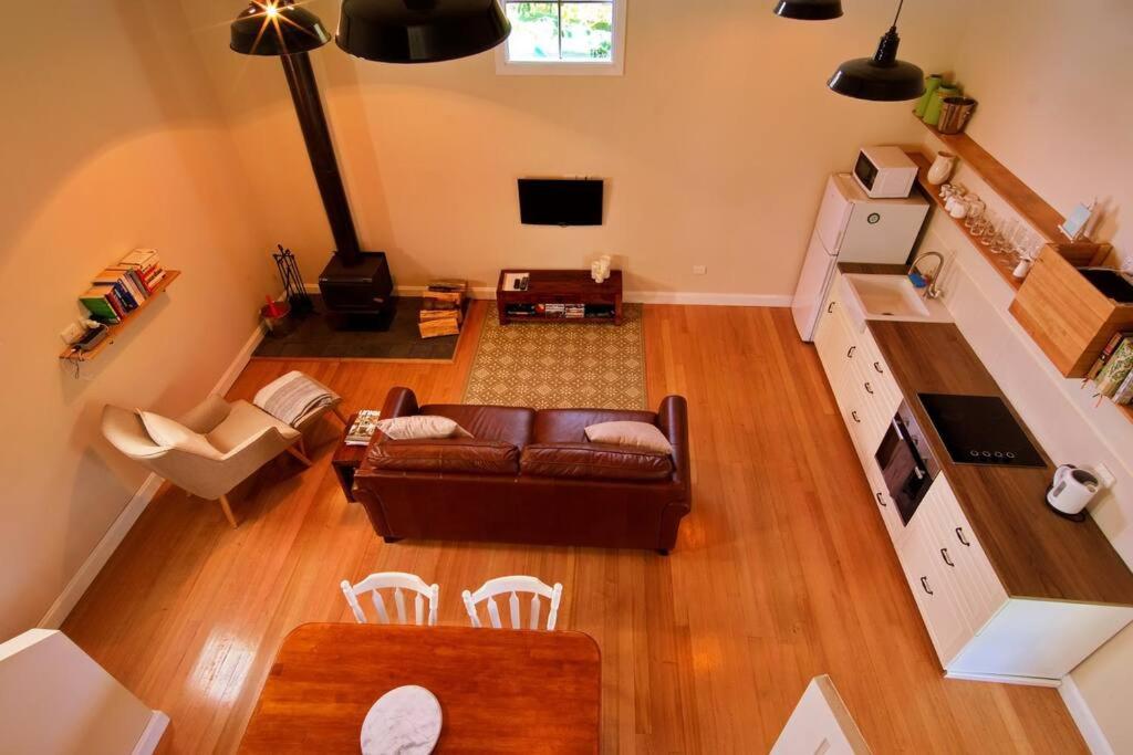 Tumbledown Barnhouse