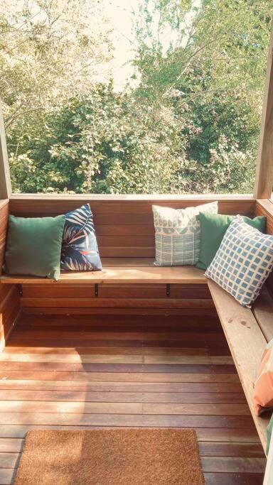Tumbledown Barnhouse