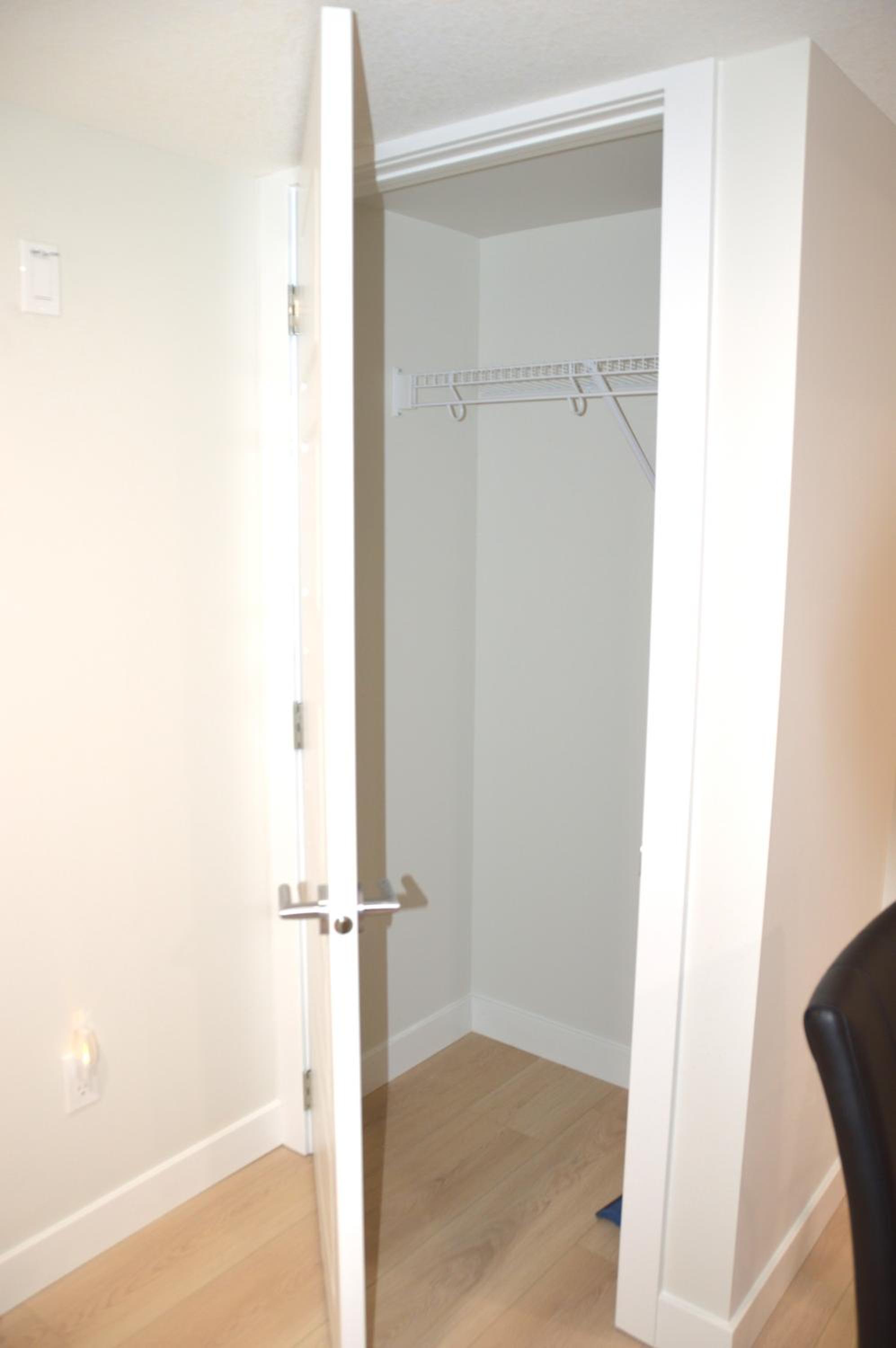 Secondary Suite, Separate Entrance NW Calgary