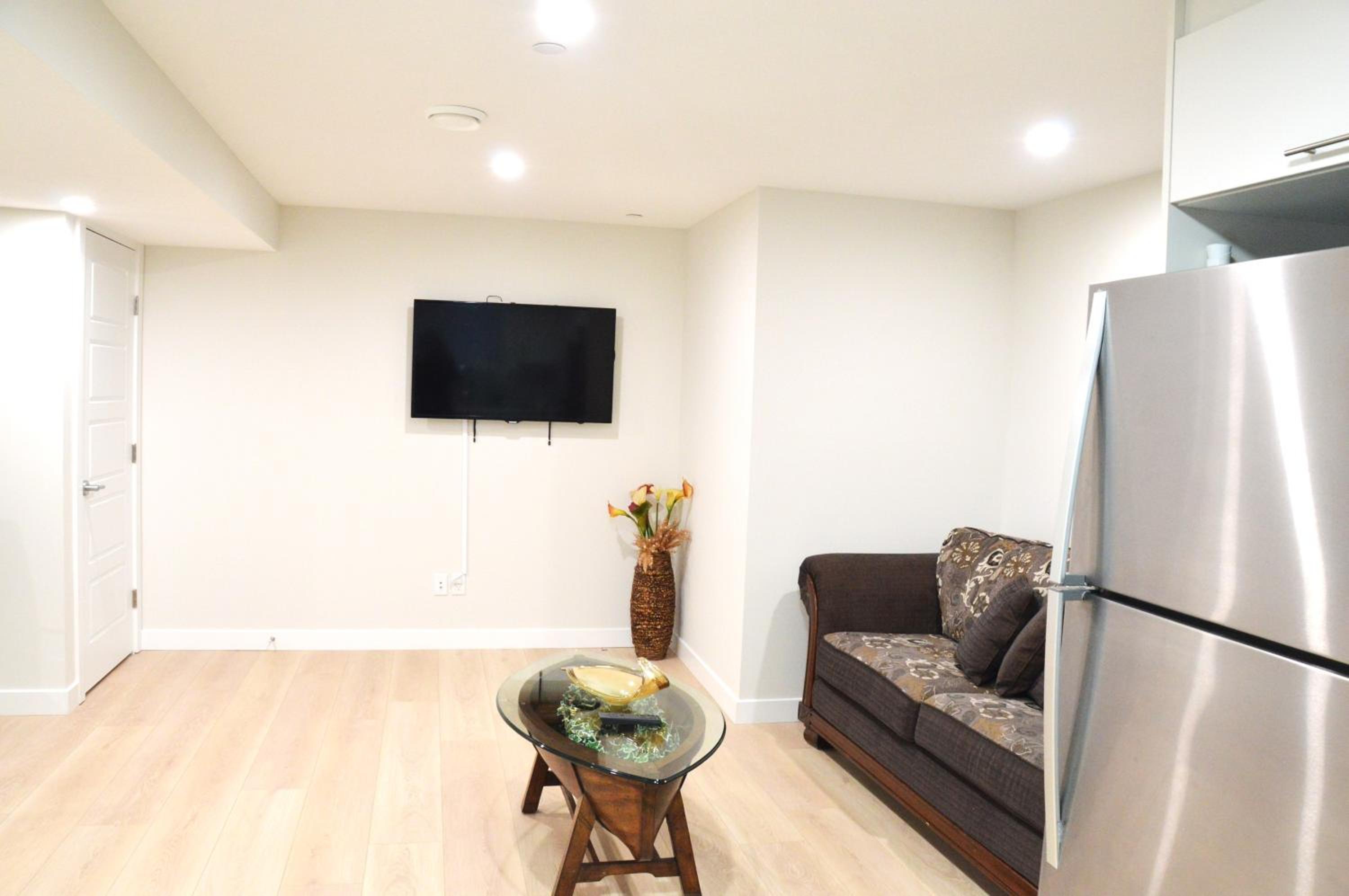 Secondary Suite, Separate Entrance NW Calgary
