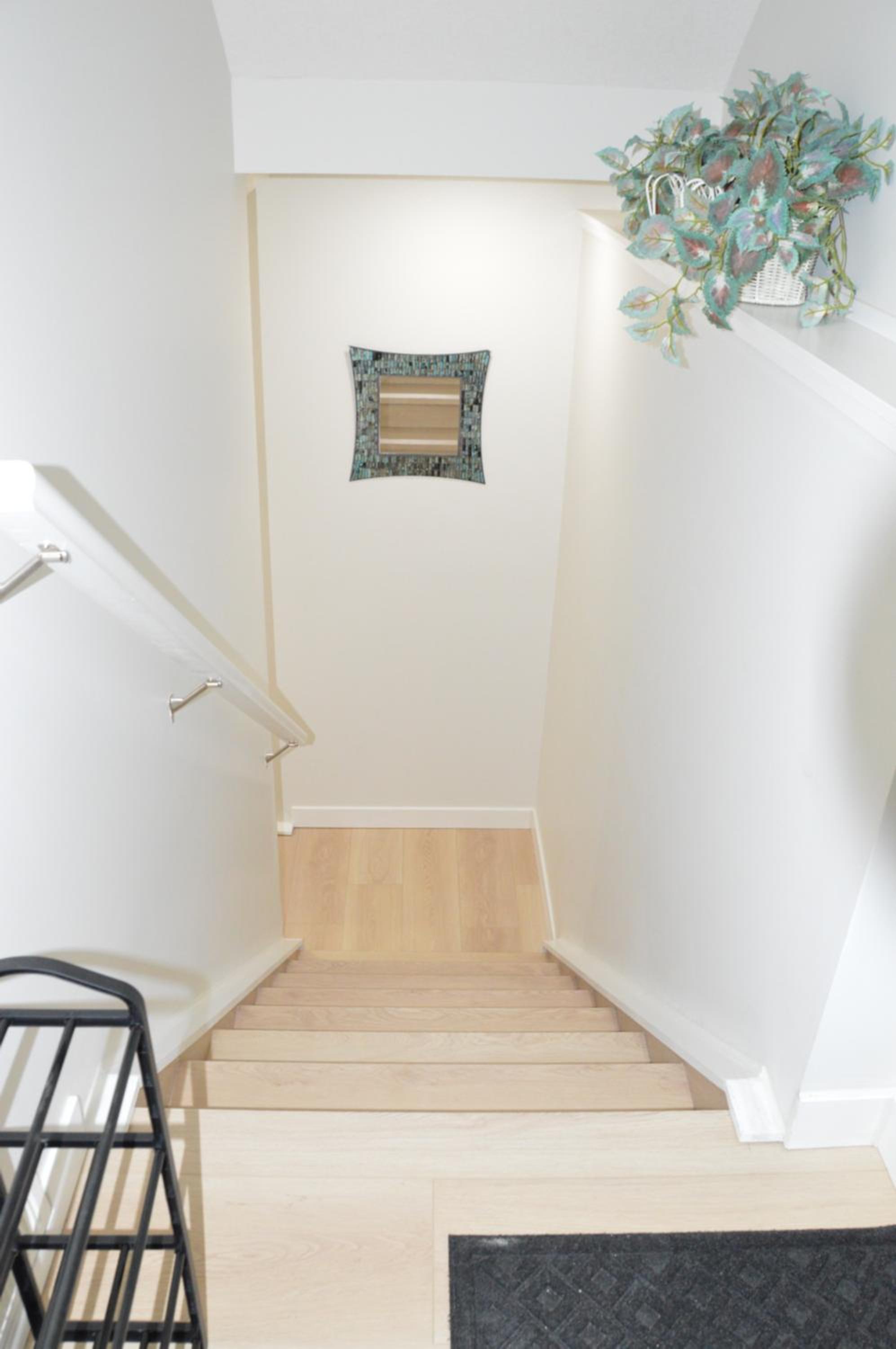 Secondary Suite, Separate Entrance NW Calgary
