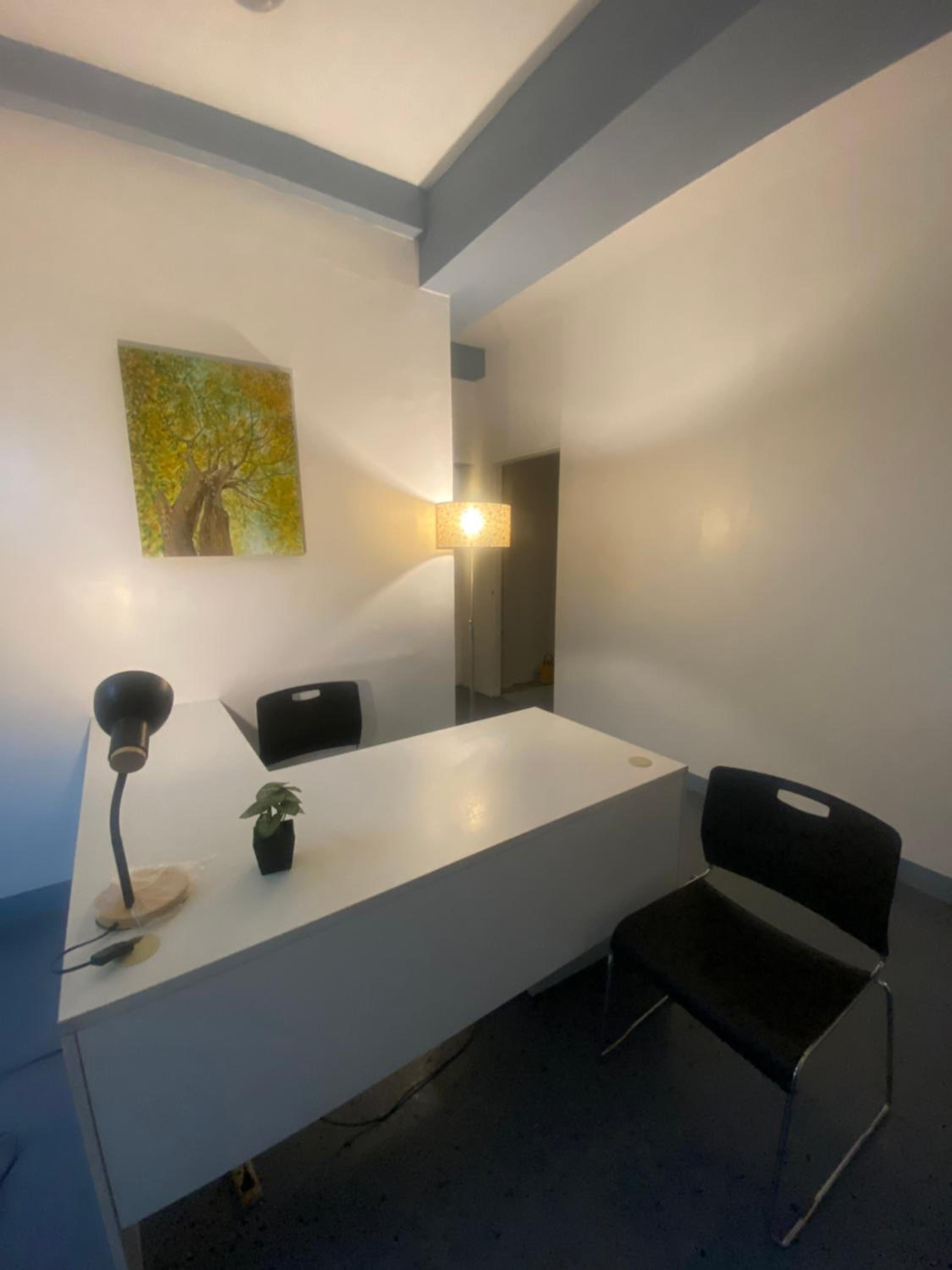 Lime Lite Manila Hostel
