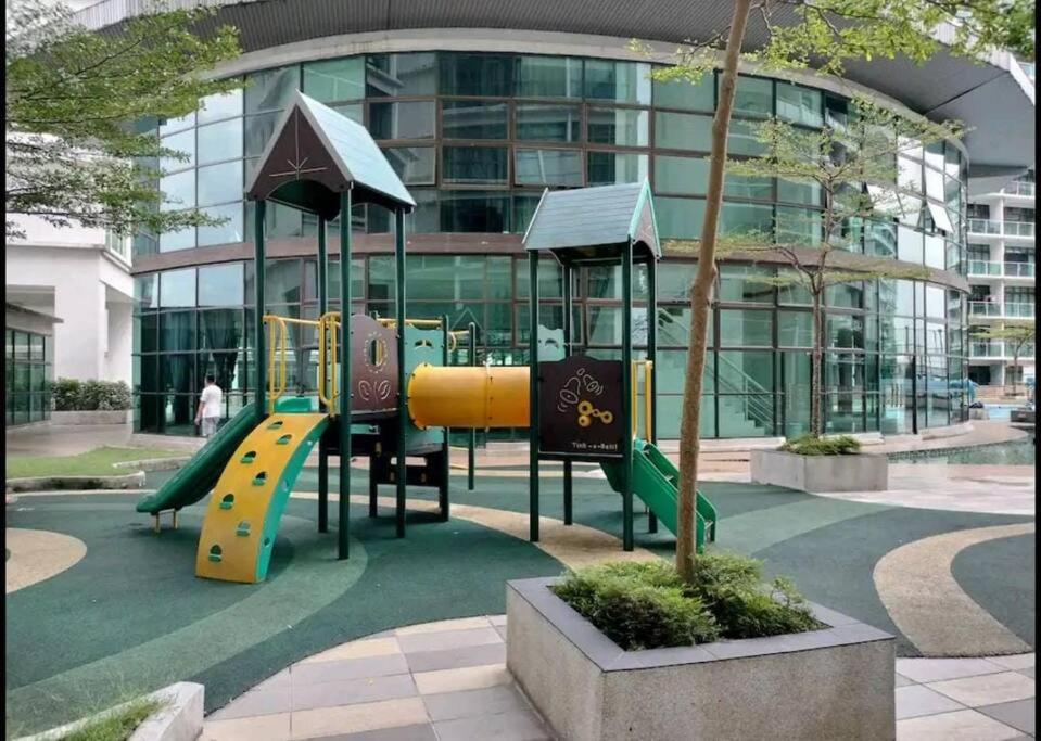Mount Austin Palazio Studio 2B 1-4pax/Ikea/Toppen